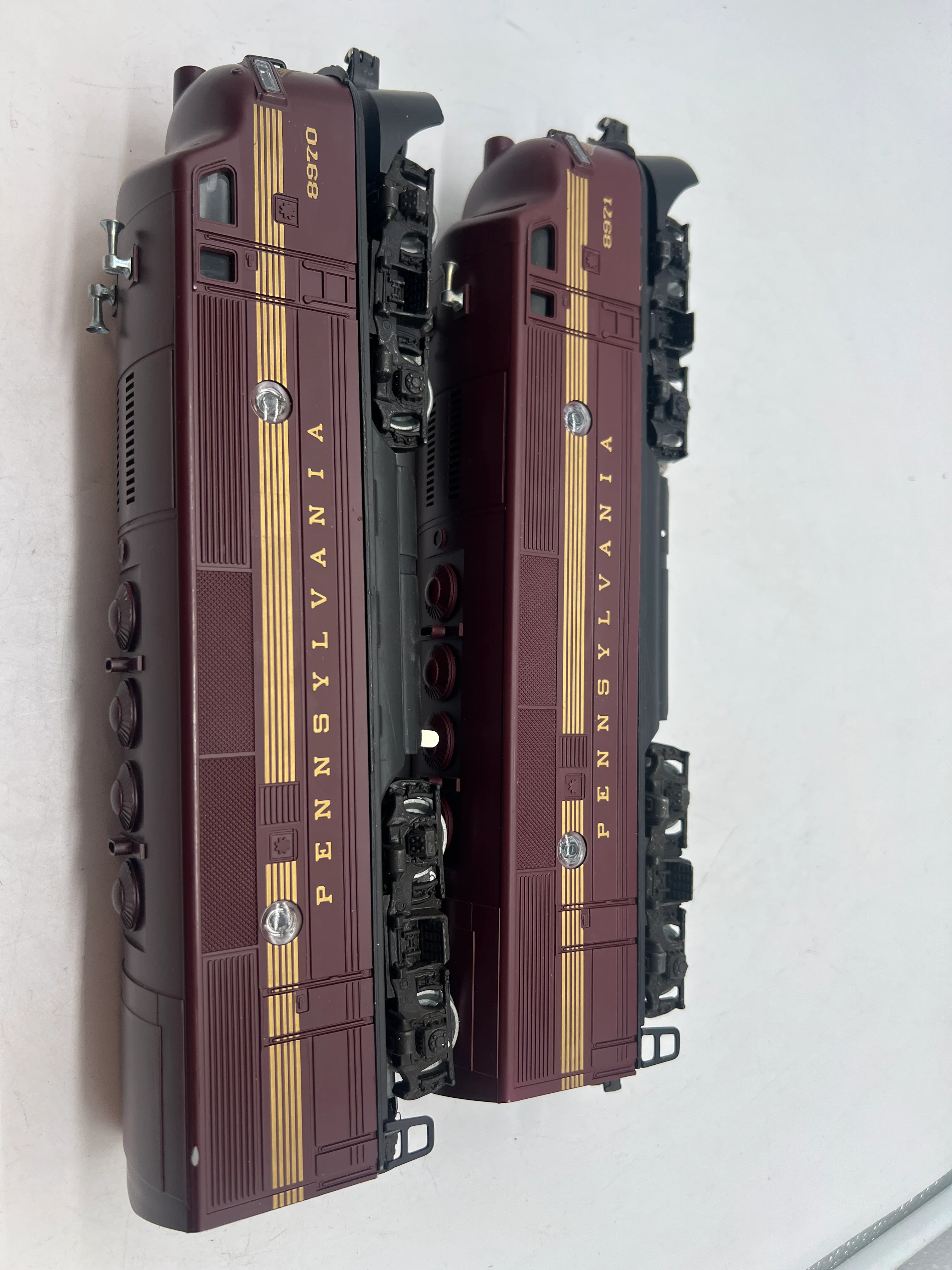 Lionel 6-8970 Pennsylvania Railroad PRR Pennsy 5 Stripe Tuscan F3 Aa Diesels O SCALE Used Excellent Damaged Box - Image 3