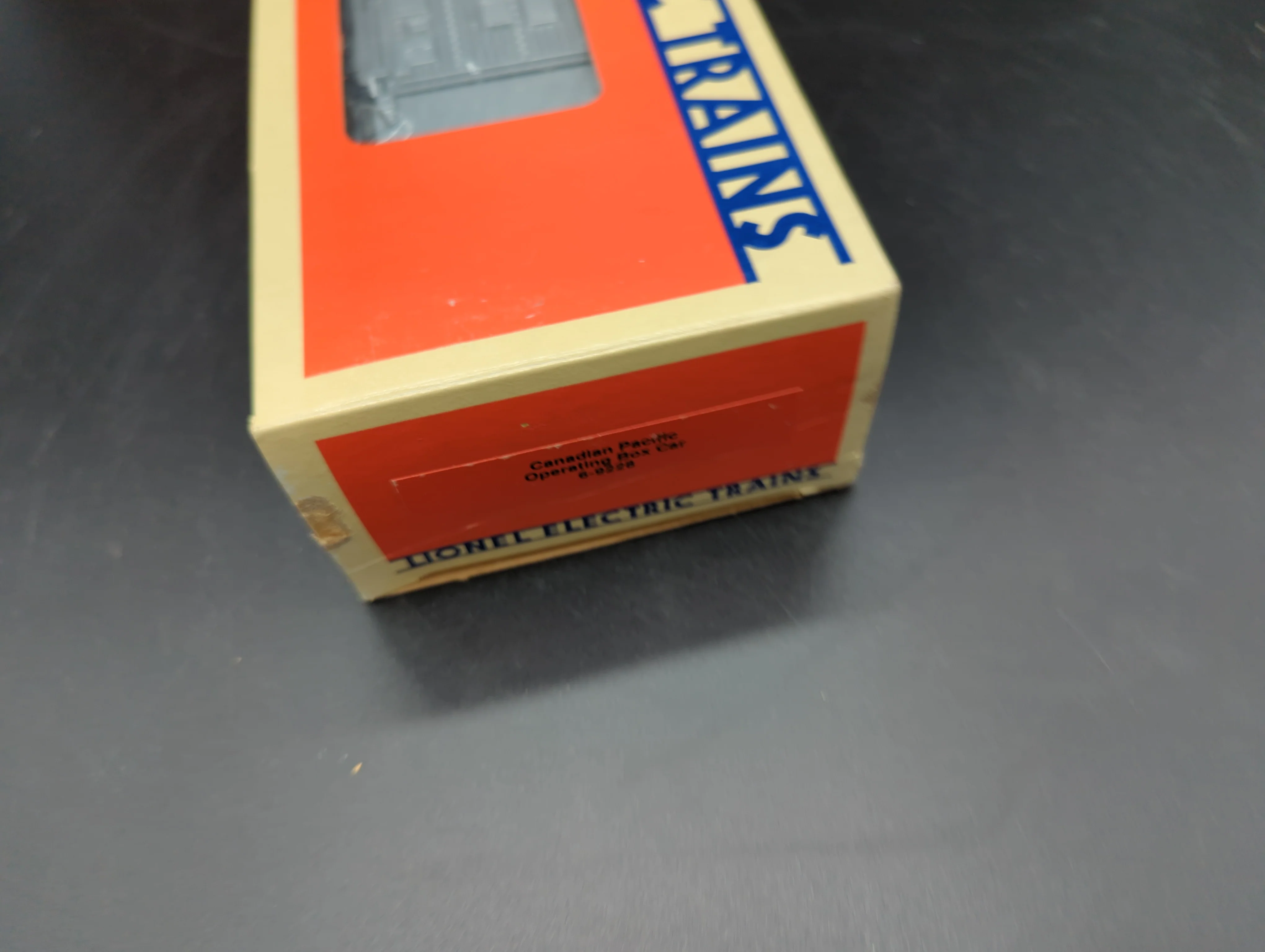 Lionel - 6-9228 Canadian Pacific operating box car O SCALE Like New - Image 7