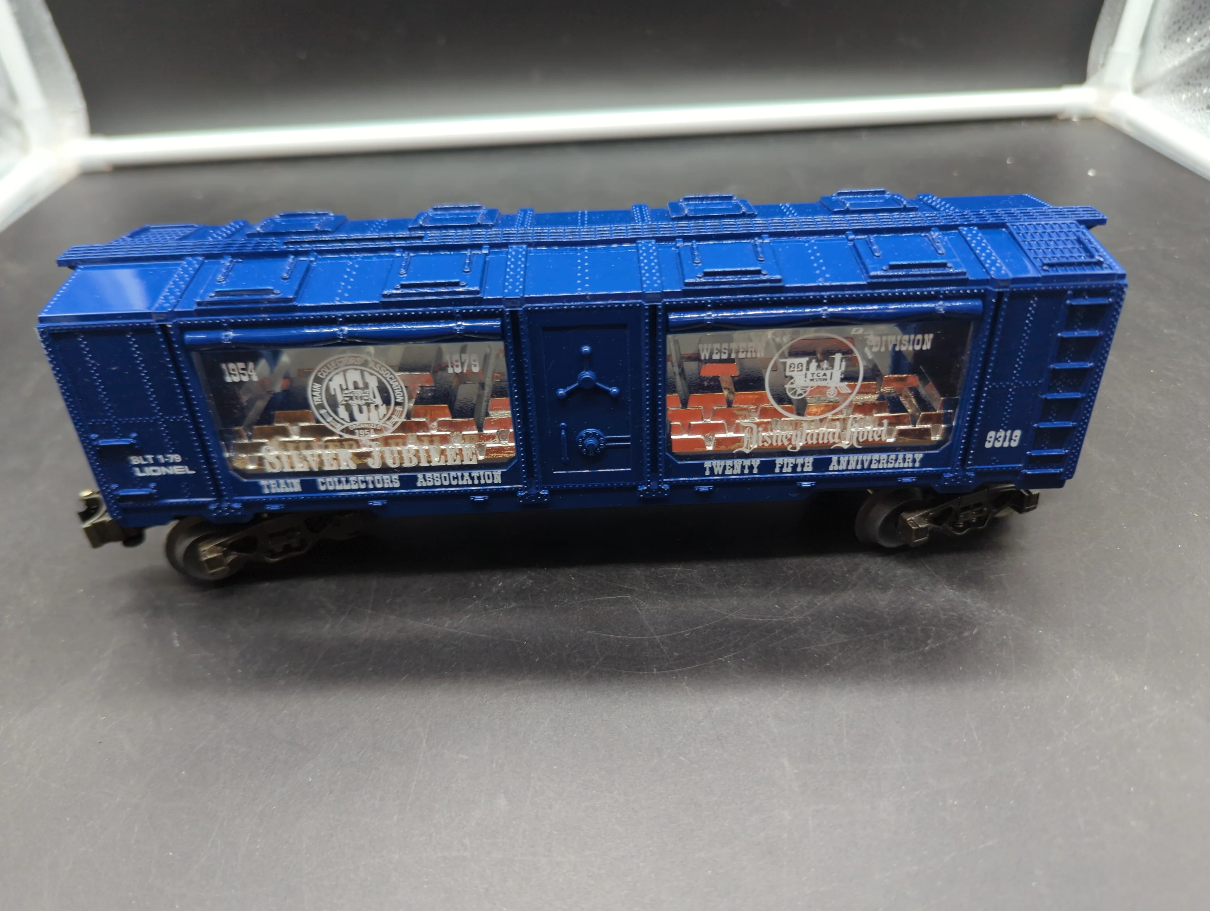 Lionel 6-9319 1979 TCA Disneyland CA Convention silver Bullion mint car O SCALE Like New