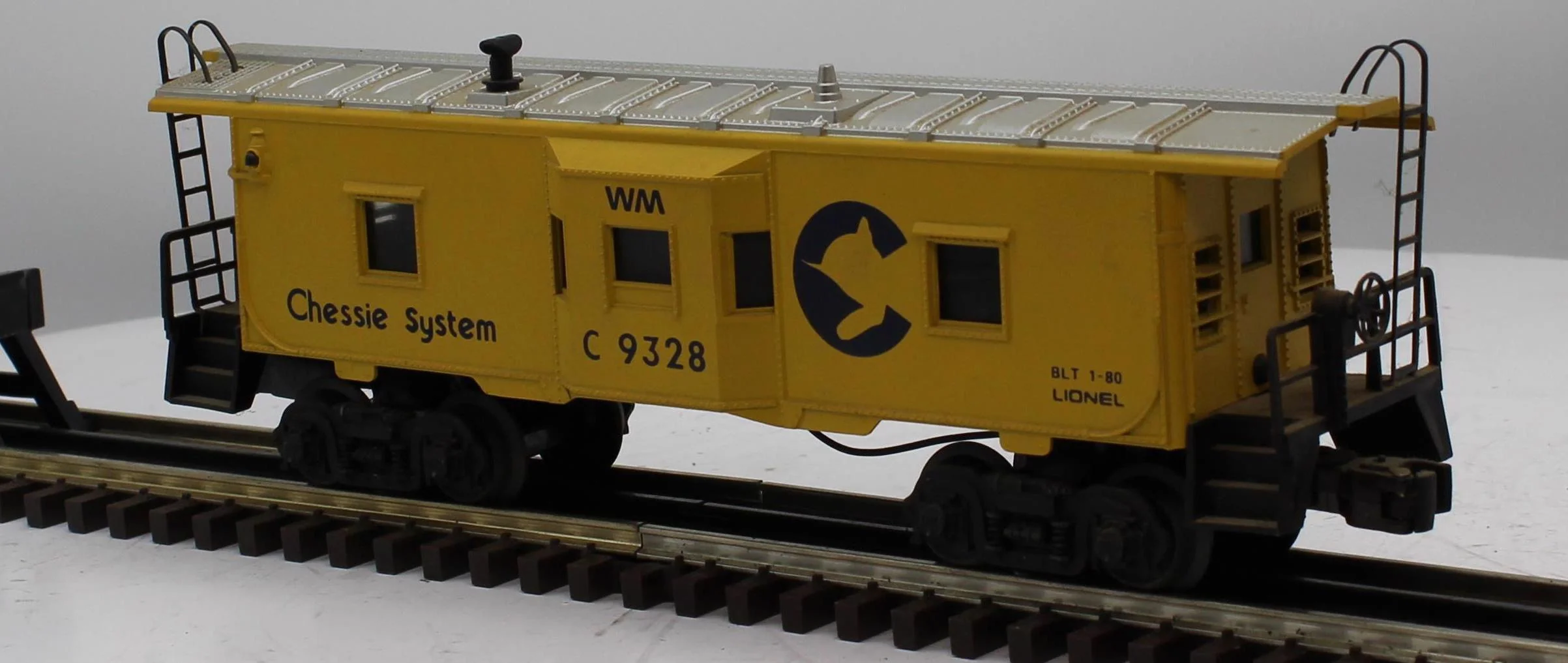 Lionel 6-9328 CHESSIE SYSTEM Bay Window Caboose O Scale Like New - Image 3