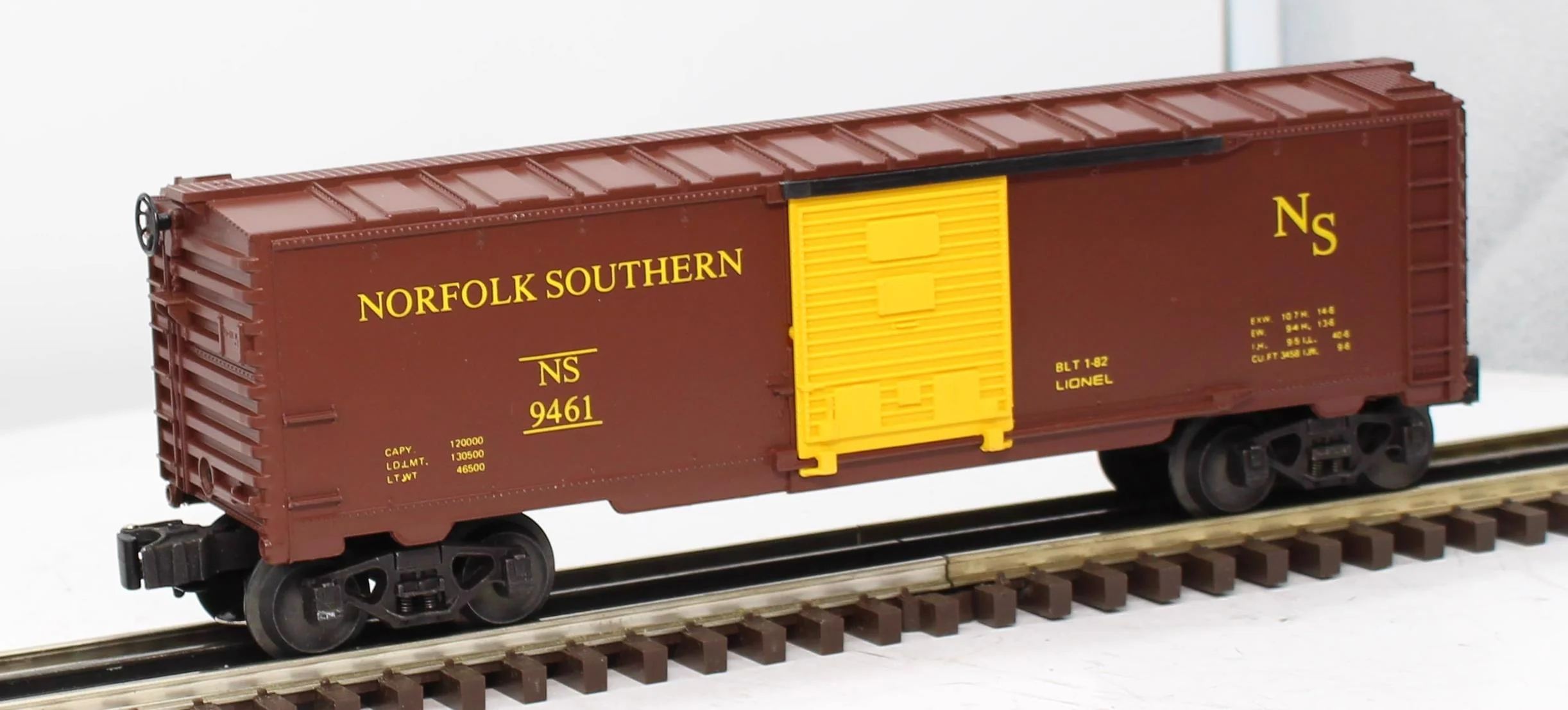 Lionel 6-9461 NORFOLK SOUTHERN Boxcar Mainline O Scale Like New