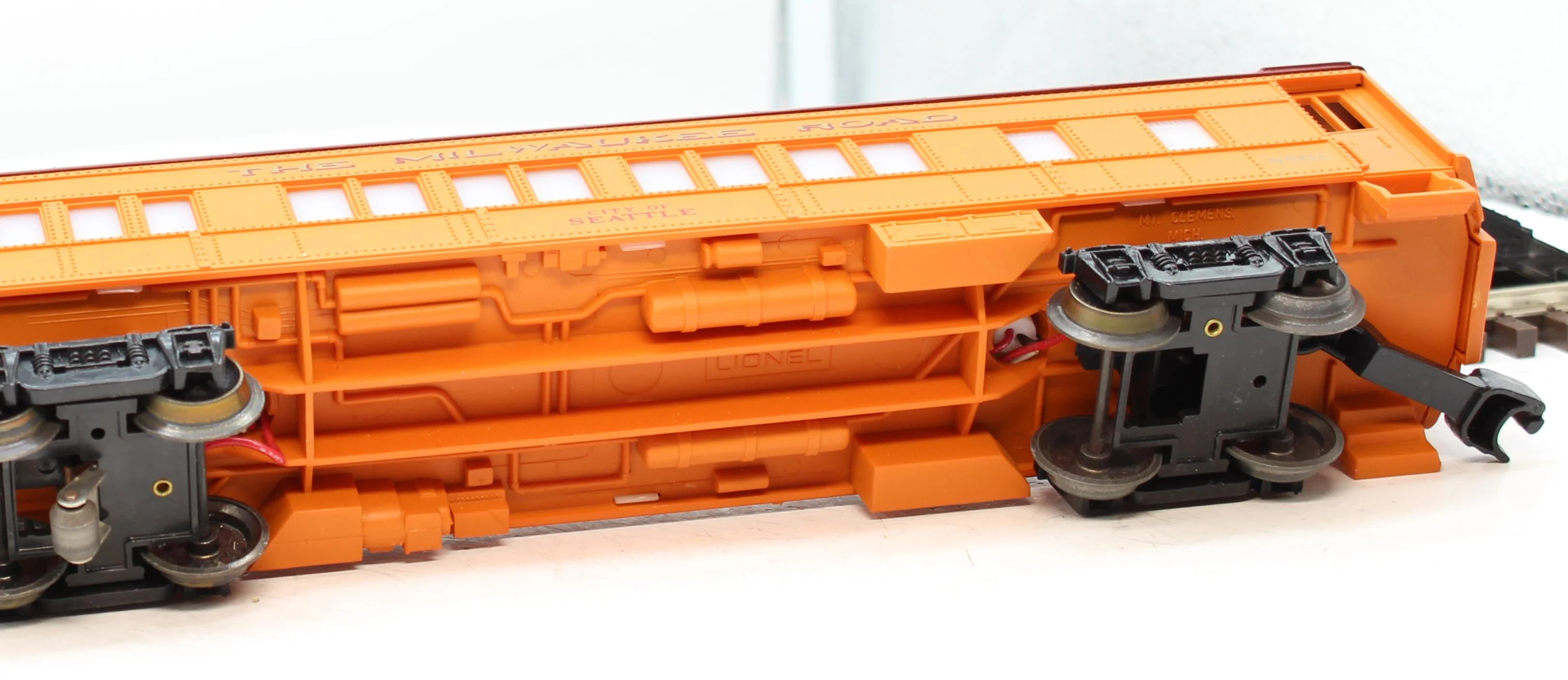 Lionel 6-9505 MILWAUKEE ROAD City of Seattle Passenger Car O Scale Used Damaged Box - Image 8