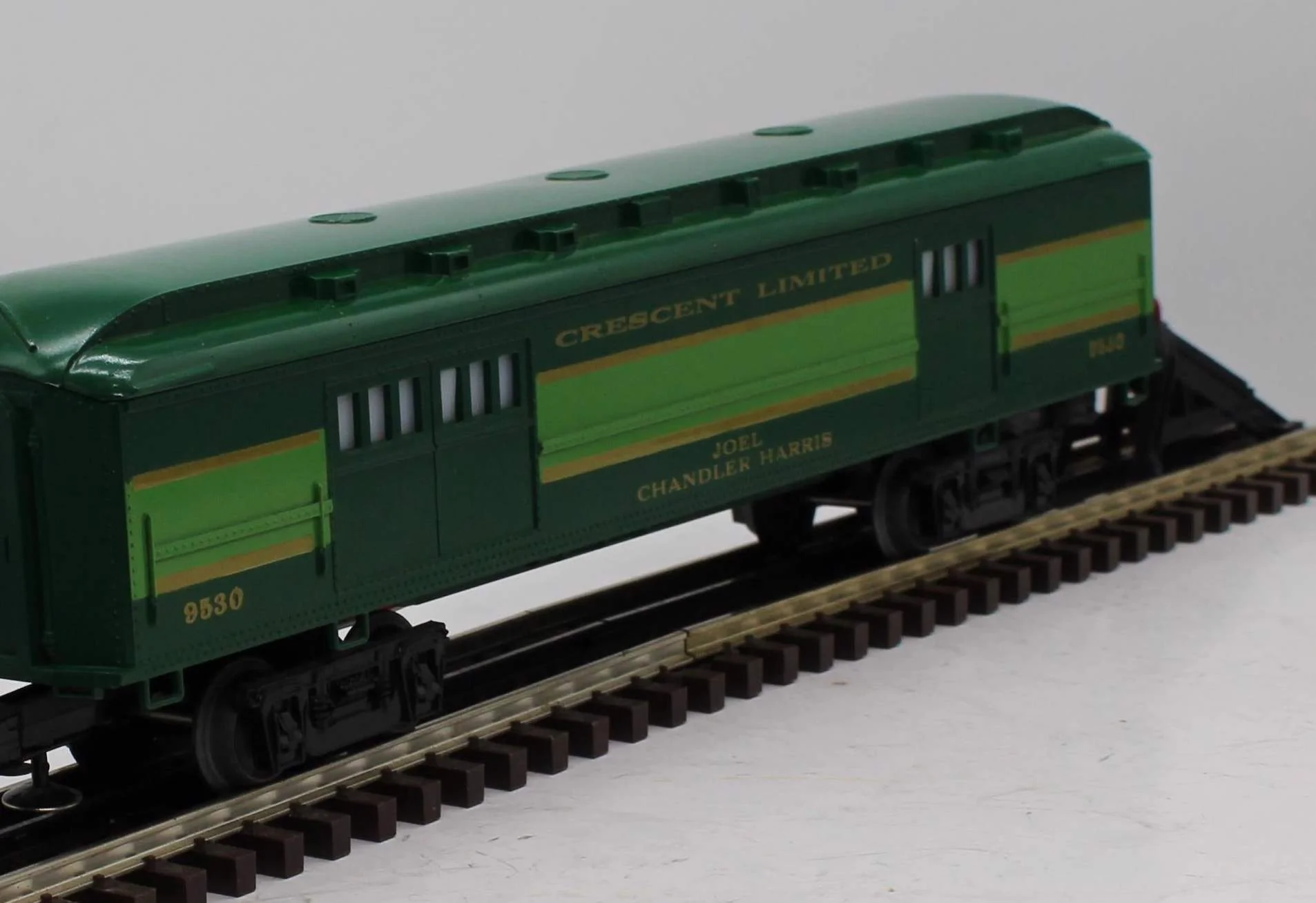 Lionel 6-9530 SOUTHERN RAILWAY SOUTHERN CRESCENT JOEL CHANDLER HARRIS BAGGAGE CAR O SCALE Like New - Image 6