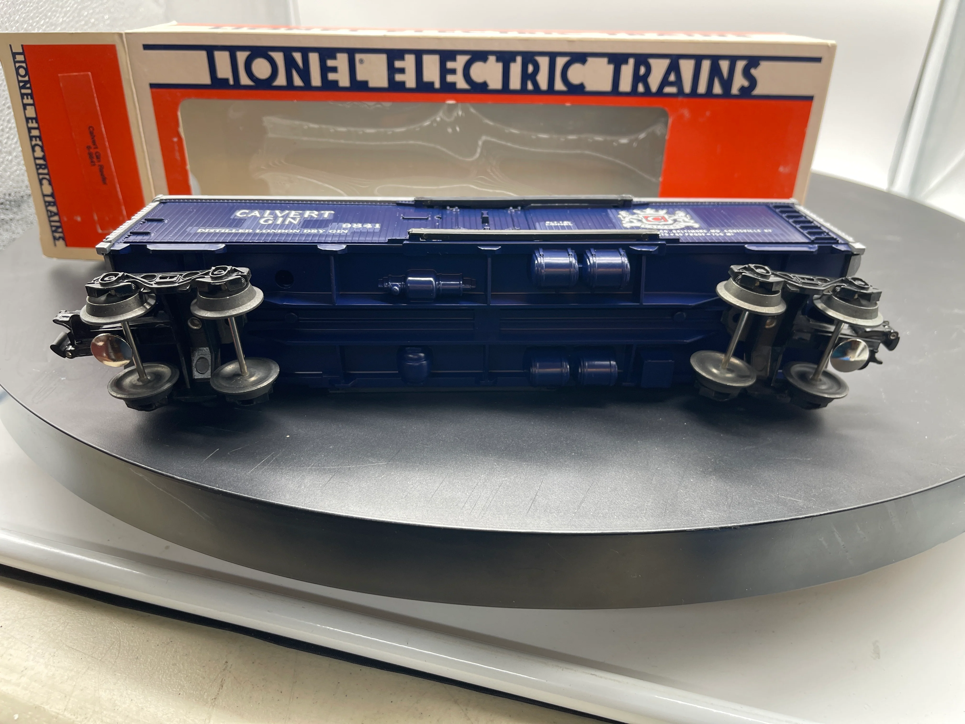 Lionel 6-9841 Calvert Gin reefer box car 9841 O SCALE Like New - Image 3
