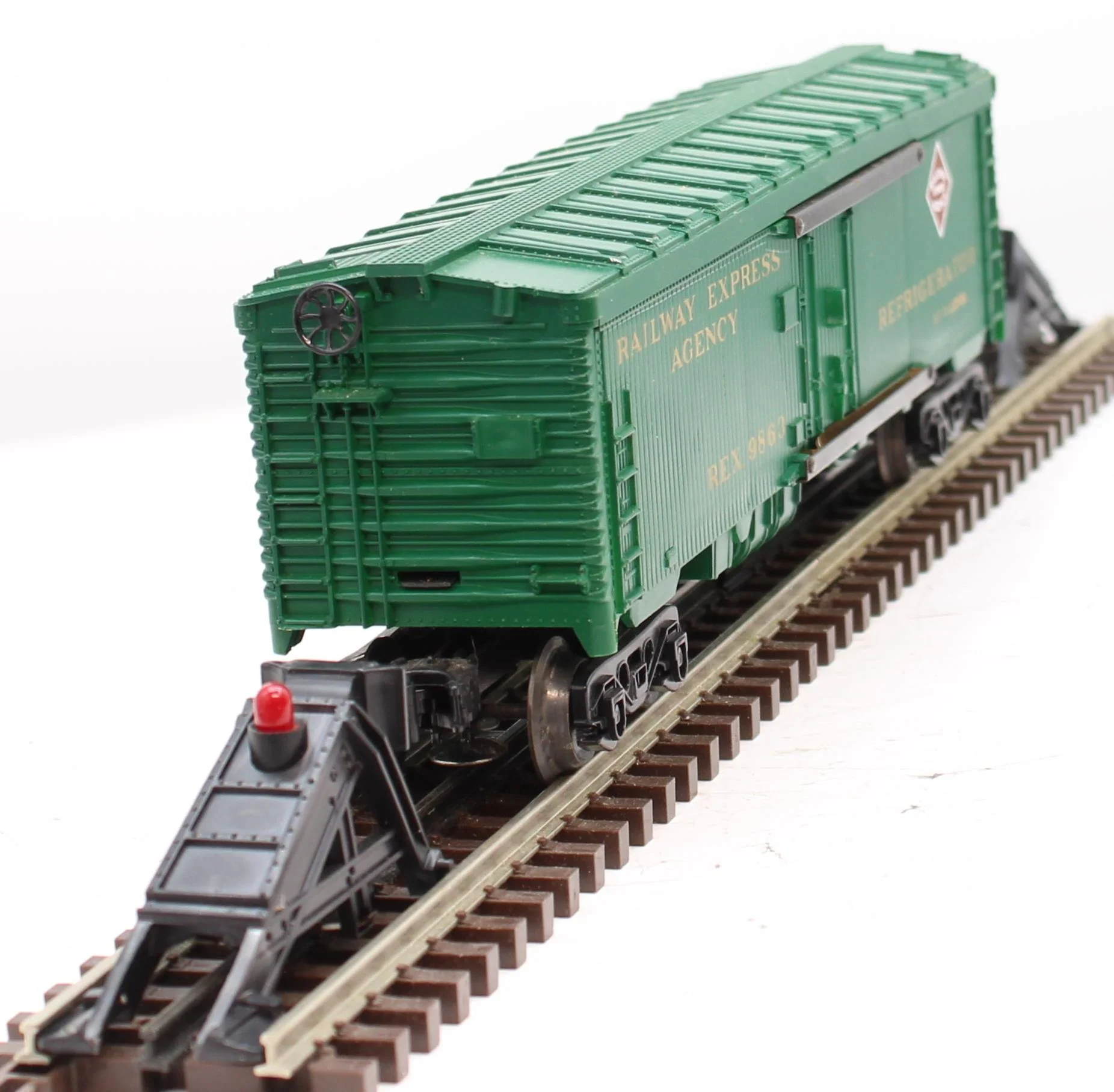 Lionel 6-9863 RAILWAY EXPRESS AGENCY REEFER CAR Mainline O Scale Used Damaged Box - Image 6