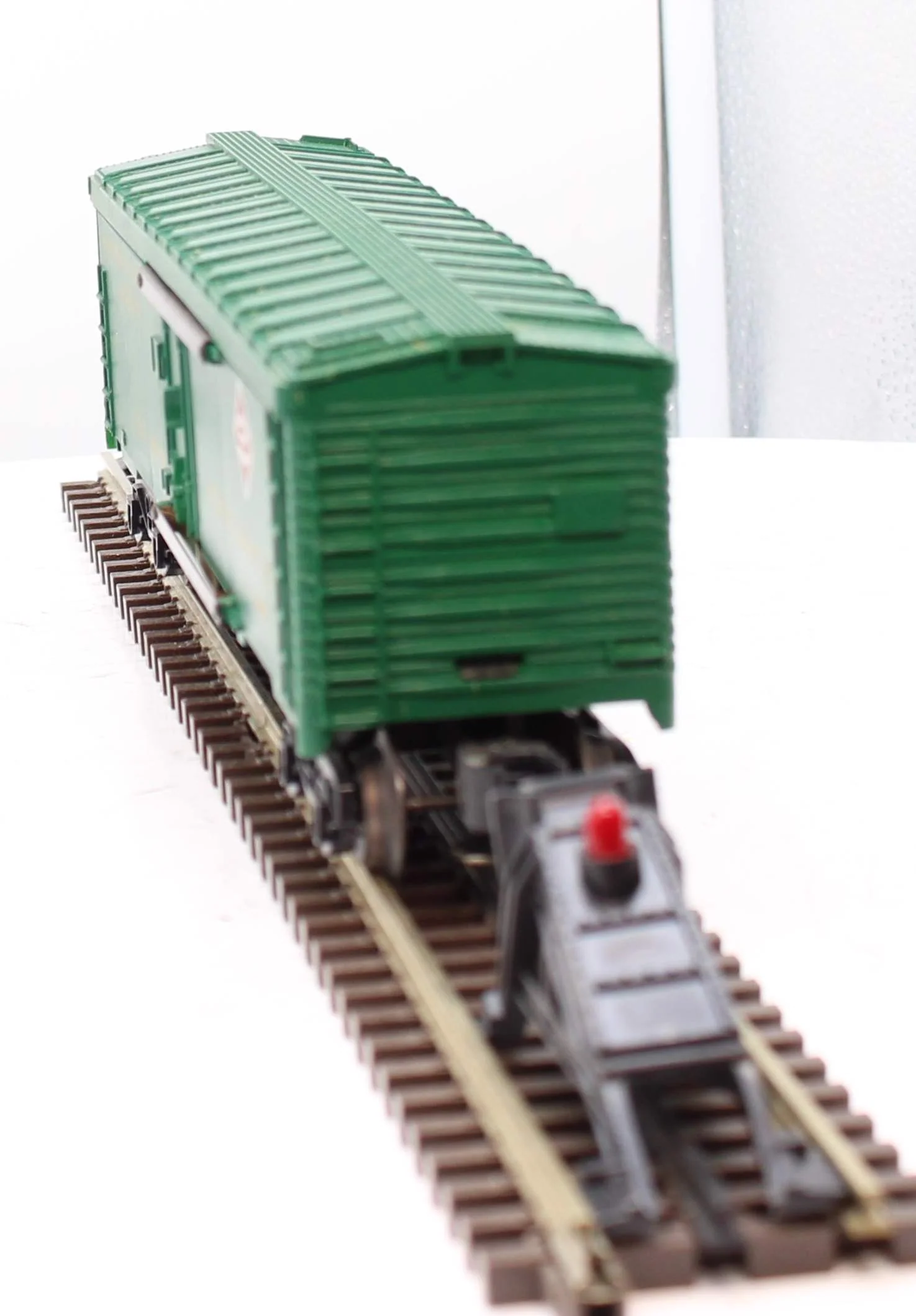 Lionel 6-9863 RAILWAY EXPRESS AGENCY REEFER CAR Mainline O Scale Used Damaged Box - Image 7