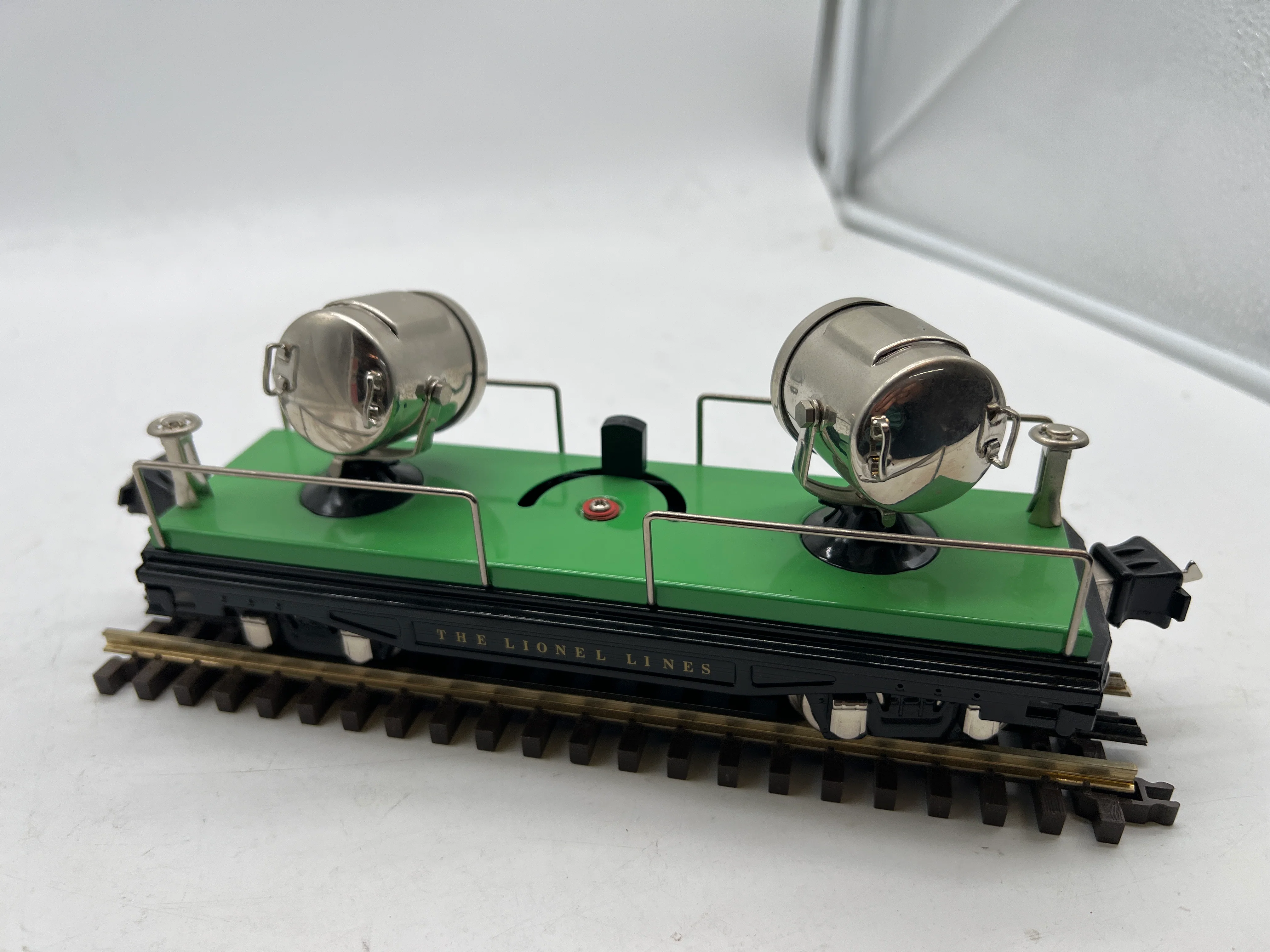 Lionel Green and Black Tinplate Searchlight remake Lionel Lines O SCALE Used Excellent No Box