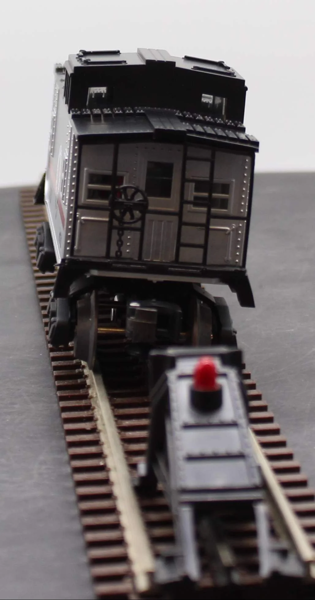 Lionel Lionel 6-16593 Lionel Lines Belt Line Caboose O SCALE Like New - Image 4