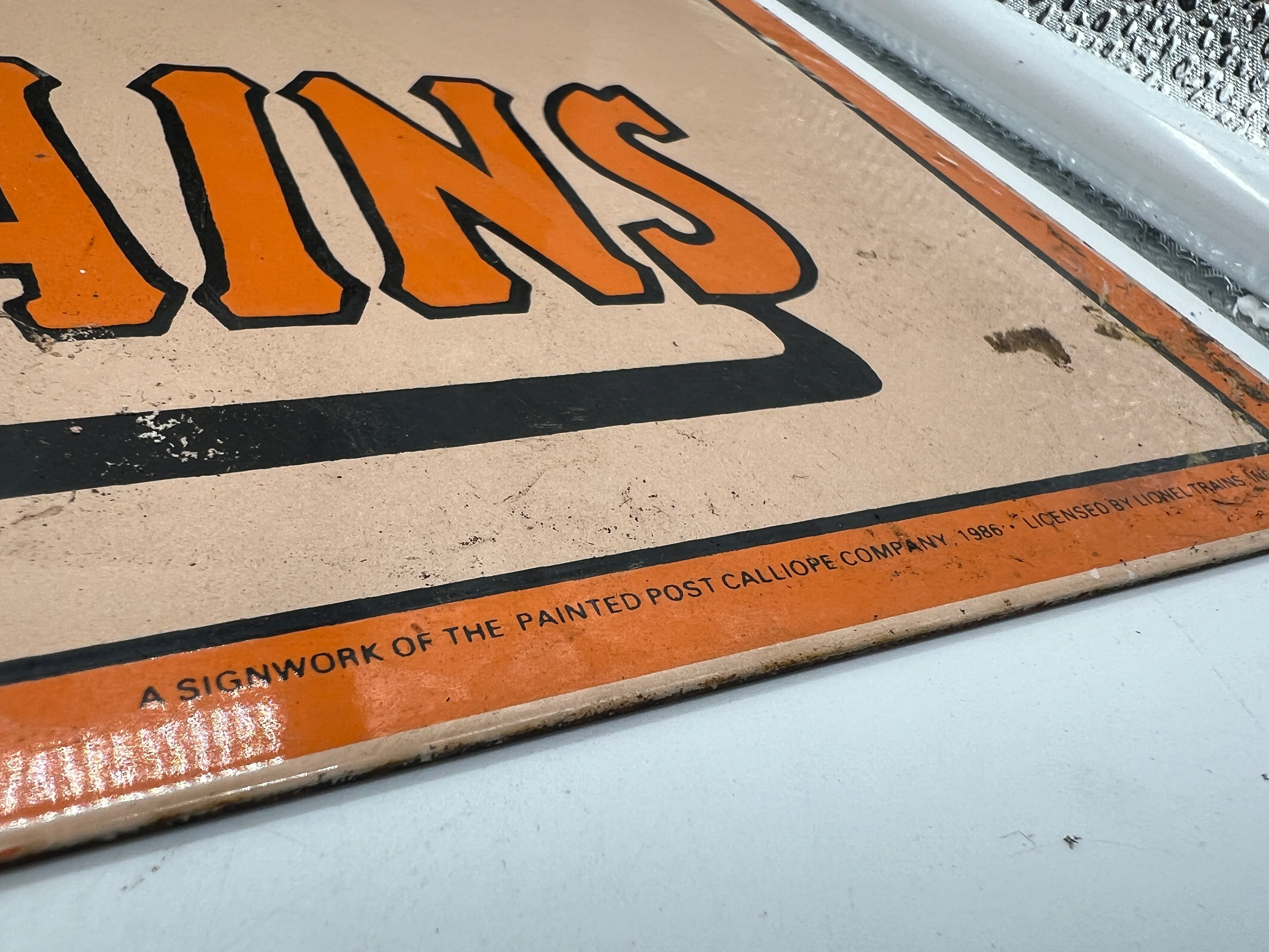 Lionel LTS1986 VINTAGE 1986 LIONEL ELECTRIC TOY TRAINS & MULTIVOLT TRANSFORMERS STANDARD OF THE WORLD SINCE 1900 STEEL SIGN Used Excellent No Box - Image 7