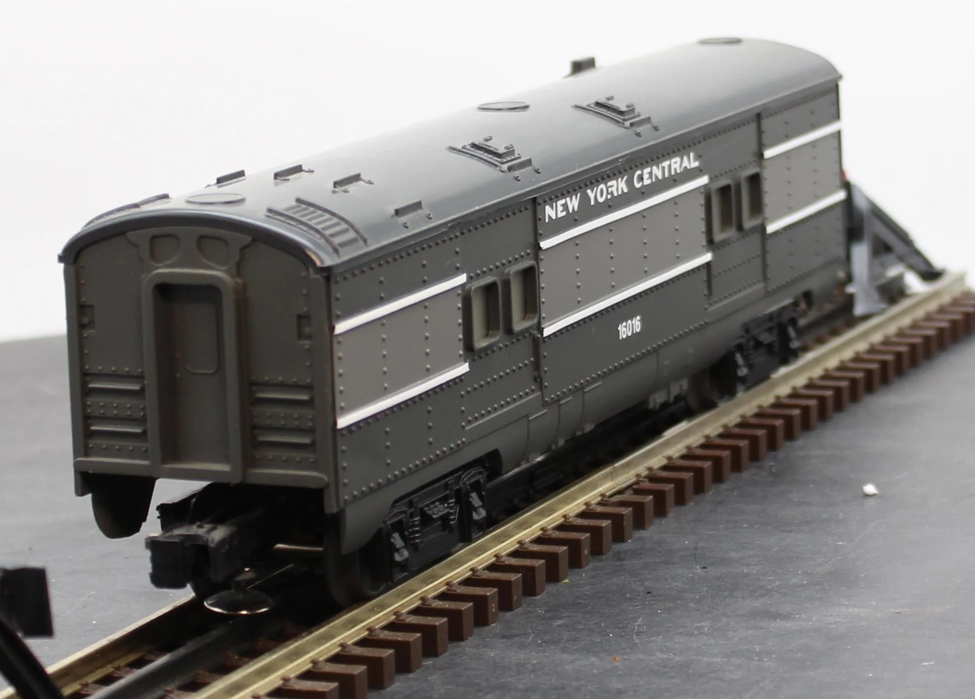 Lionel New York Central 6-16016 O SCALE Used Excellent Damaged Box - Image 2