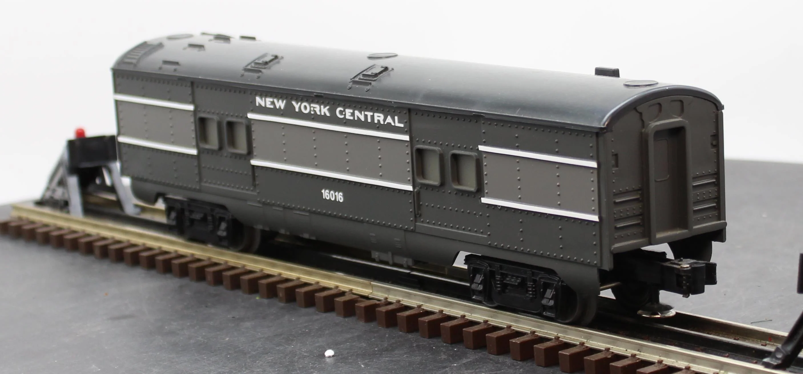 Lionel New York Central 6-16016 O SCALE Used Excellent Damaged Box - Image 3