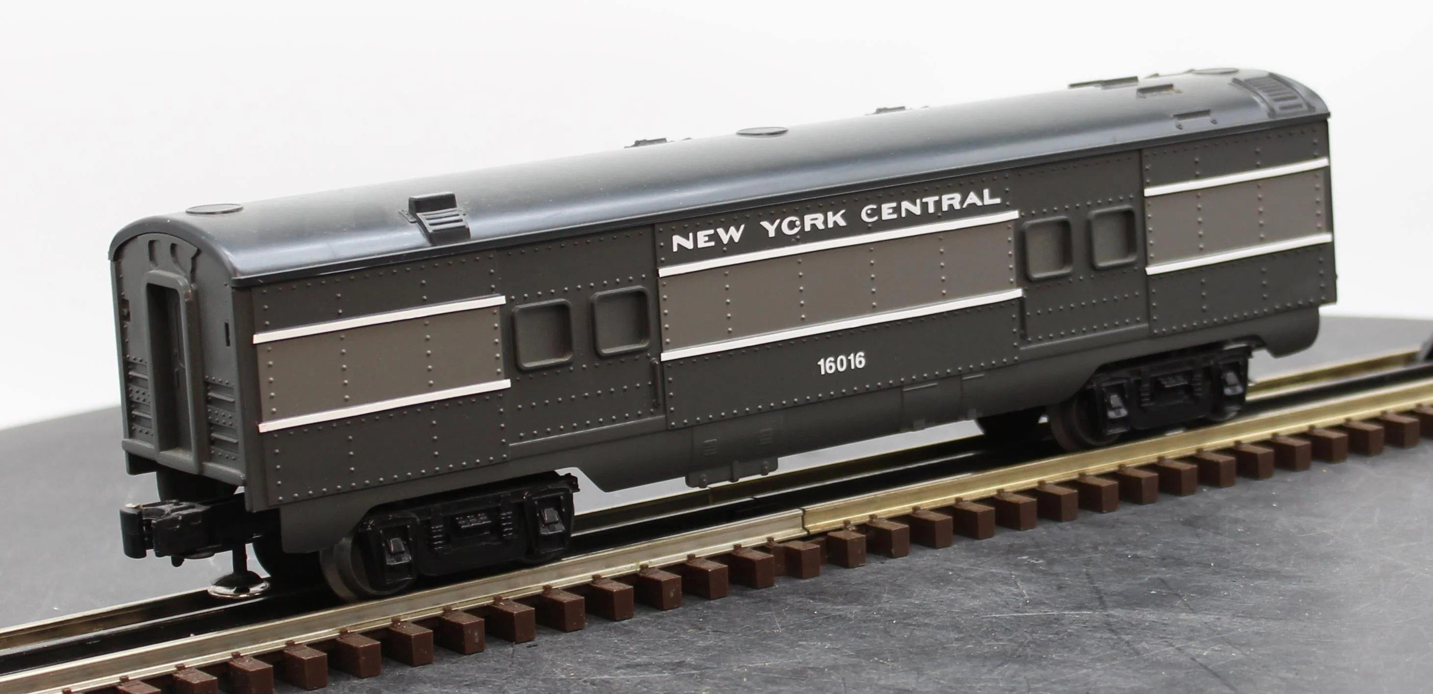 Lionel New York Central 6-16016 O SCALE Used Excellent Damaged Box - Image 5