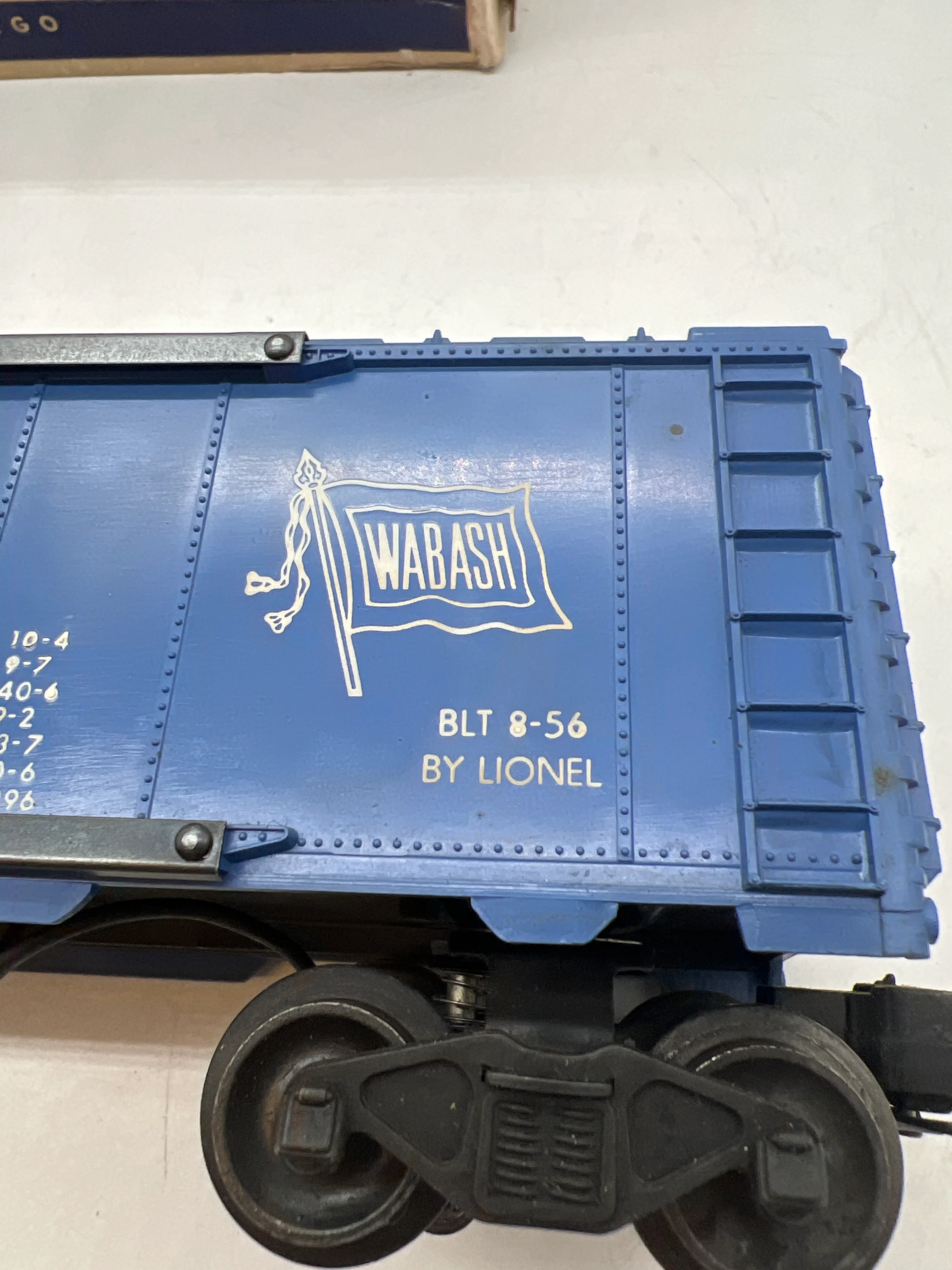 LIONEL POSTWAR 3424 BLUE WABASH BOXCAR OPERATING BRAKEMAN W/ FIGURE O SCALE Used as is Excellent Damaged Box - Image 9
