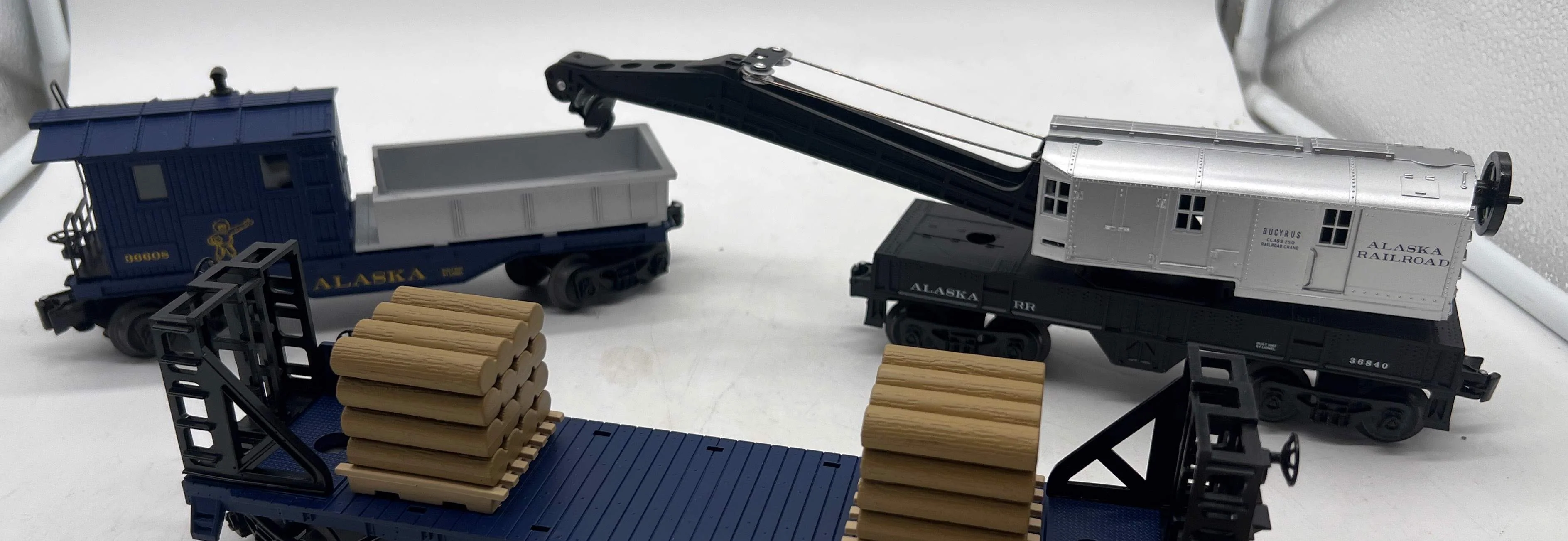 Lionel Set of 3 Alaska Railroad Cars: Crane, Tender, and Flatcar w Load O SCALE Used Excellent No Box - Image 2