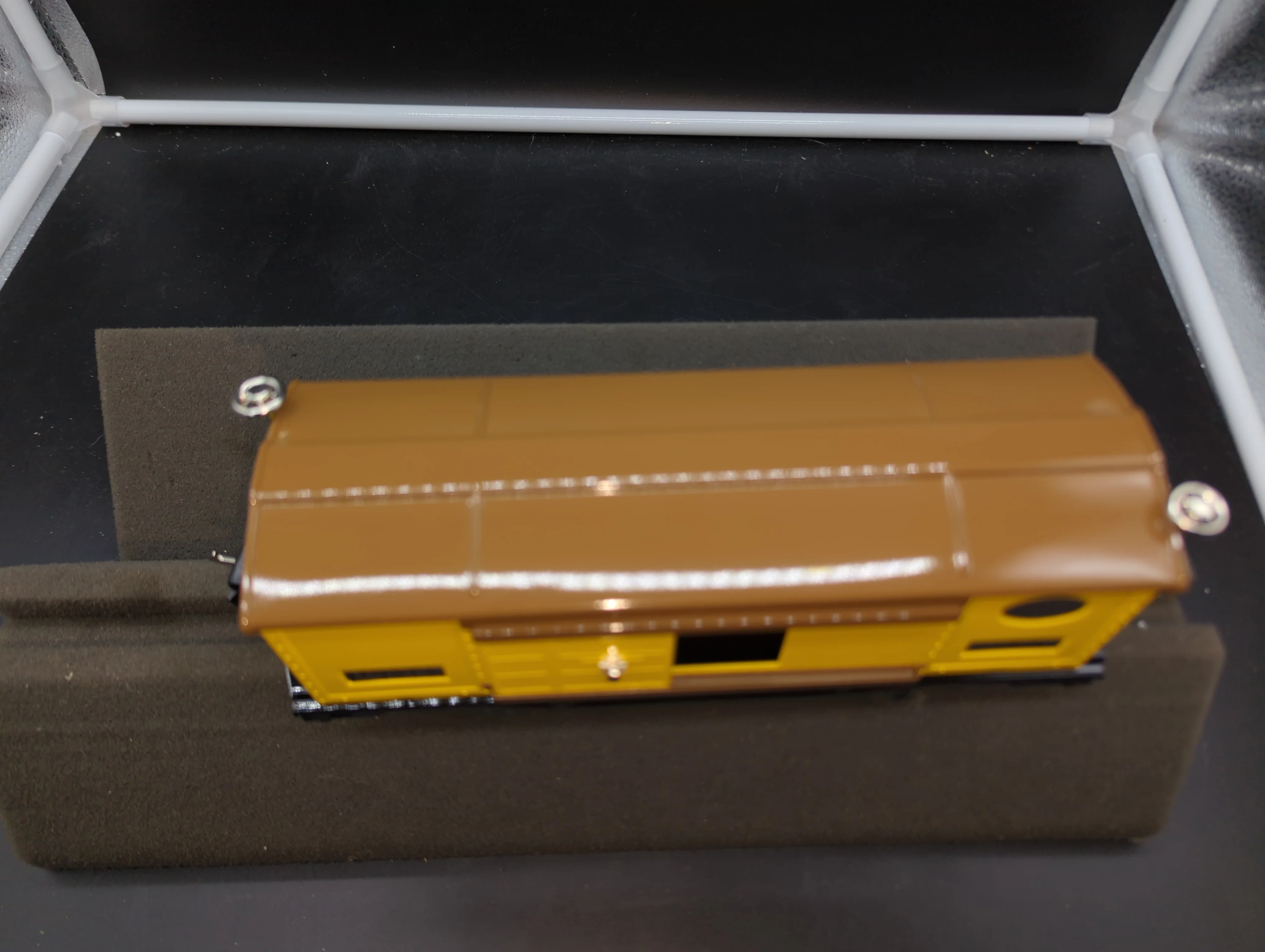 Lionel Tinplate 11-70045 No. 2814 O Gauge Box Car Yellow and Brown With Nickel O Gauge Like New - Image 3