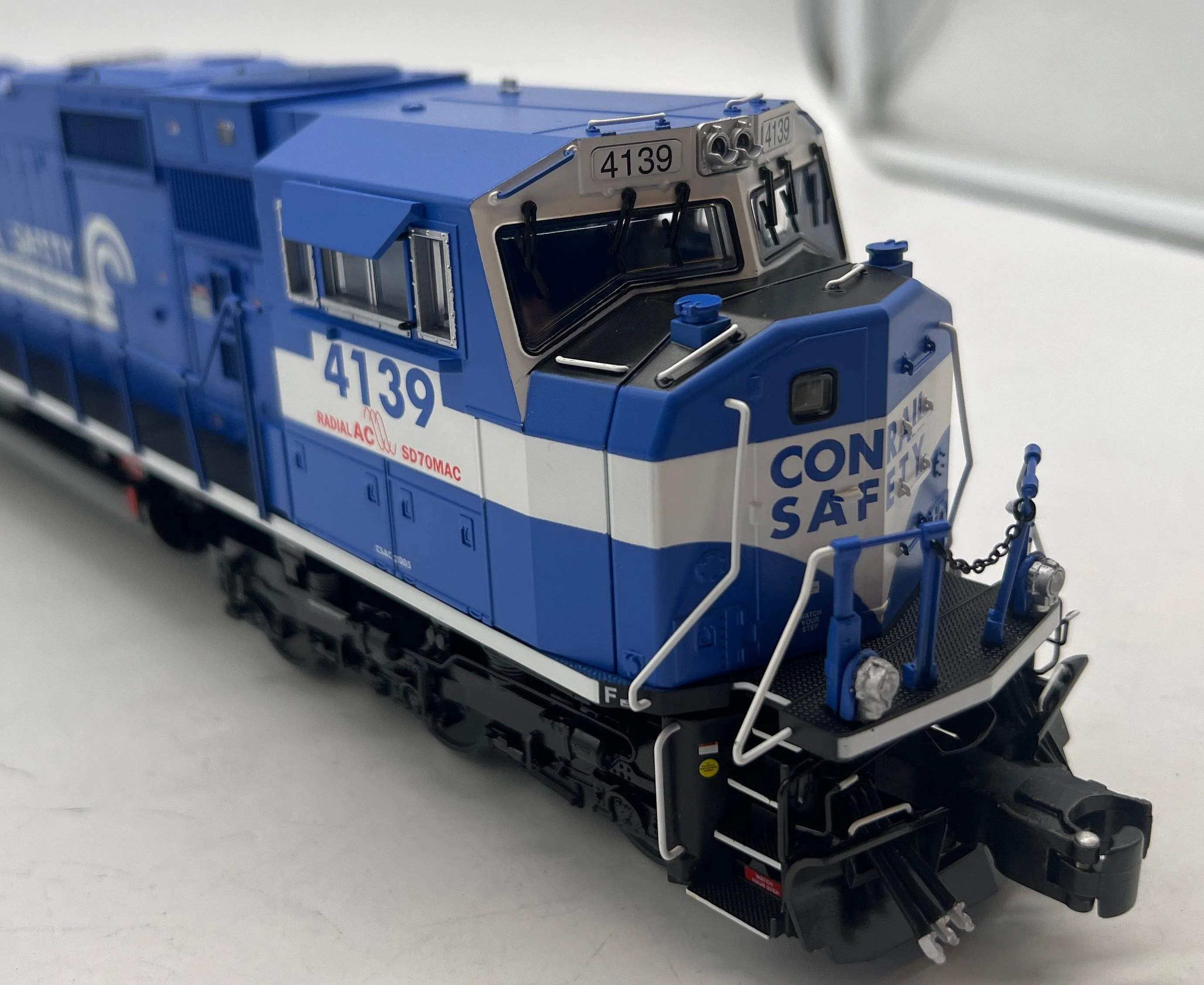 Lionel Train 6-21109 Conrail SD70MAC Diesel 4139 O SCALE Like New - Image 4