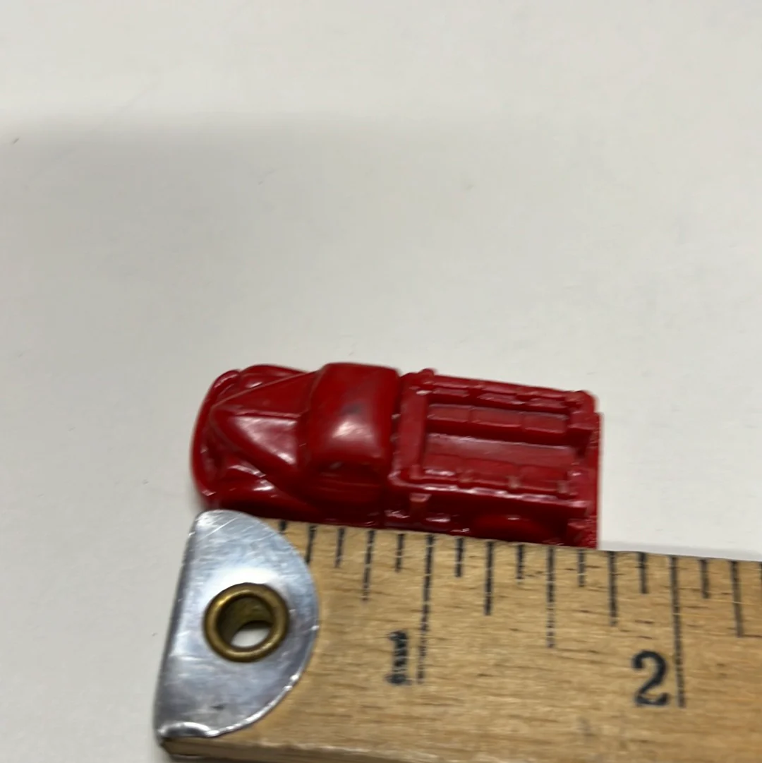 Lot of 6 1.5-2 in red plastic vintage cars - Image 4