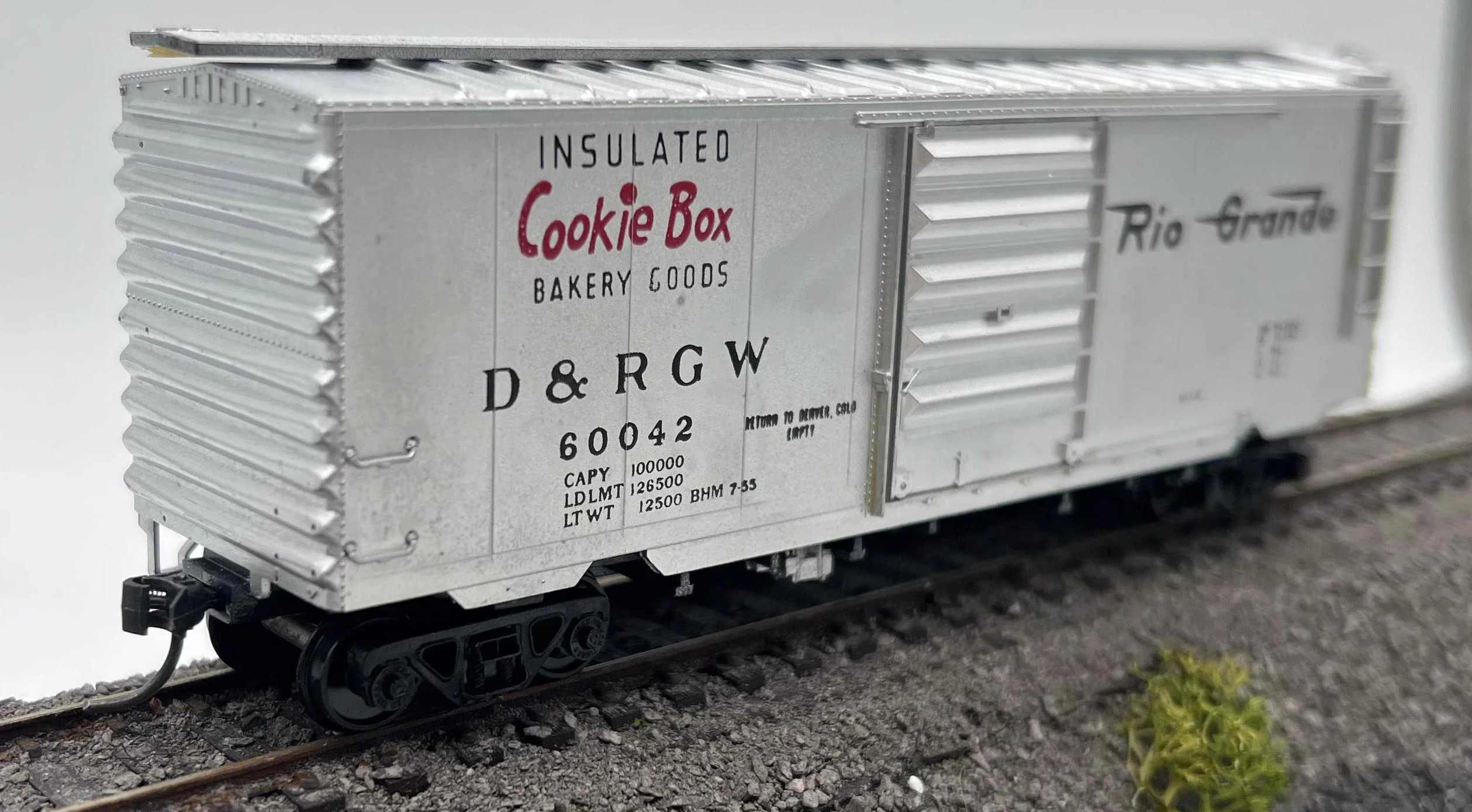 McKean Models 4006 DENVER & RIO GRANDE WESTERN 40' PS-1 Boxcar Front Range HO Scale Used Excellent Damaged Box - Image 2