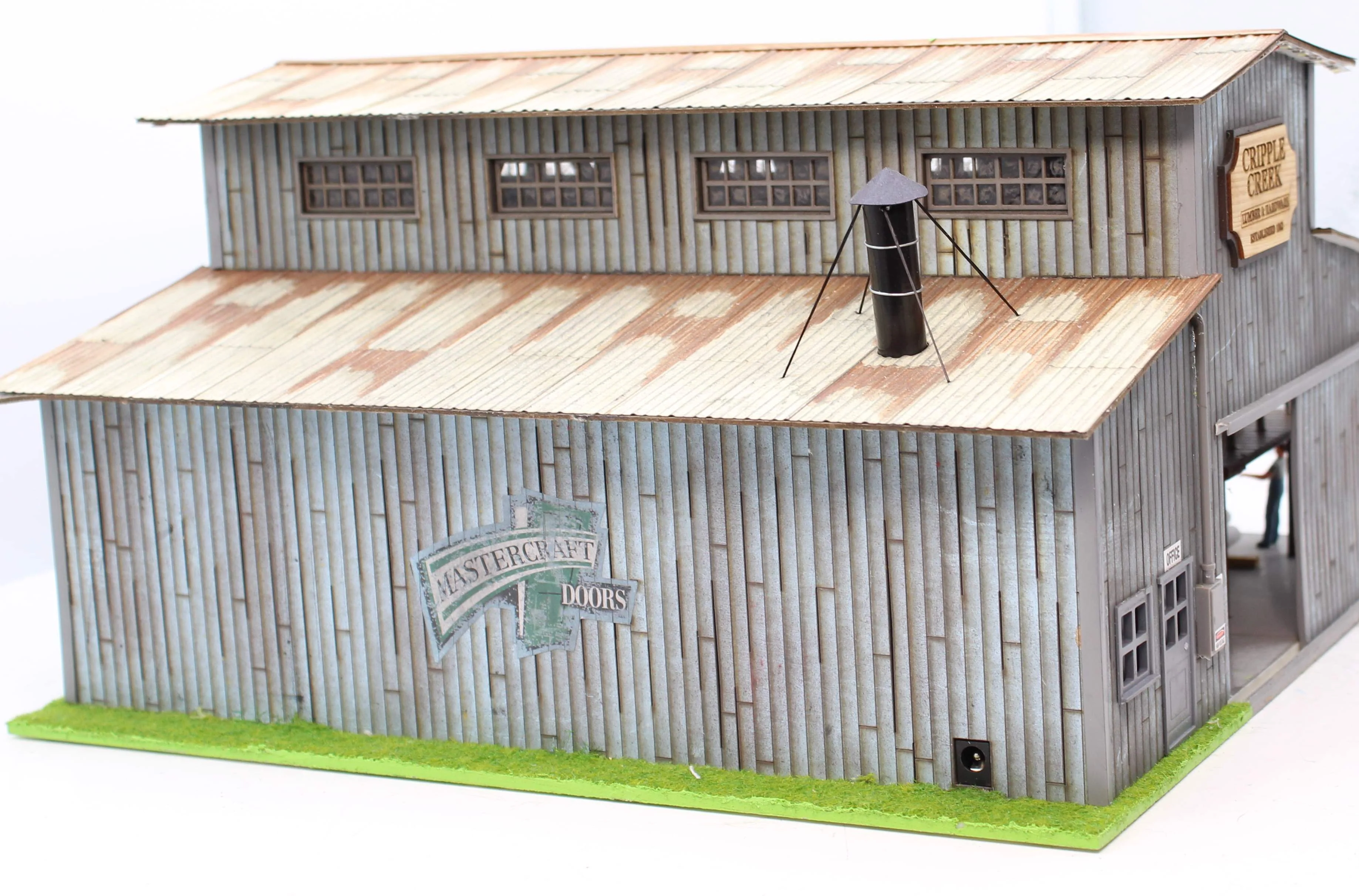 Menards 279-5923 Cripple Creek Lumber and Hardware Building O Scale Like New - Image 5