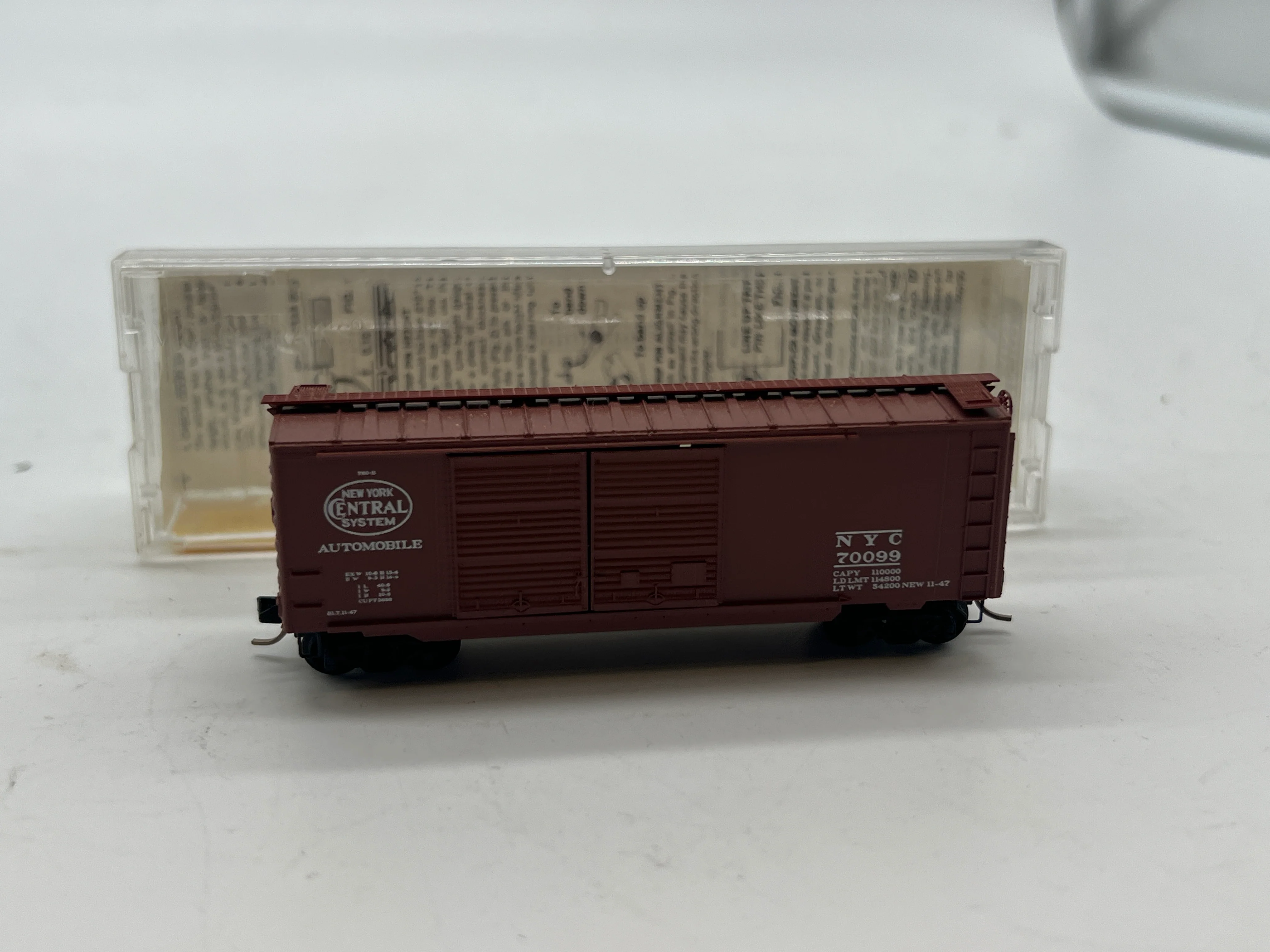 Micro-Trains New York Central MM Coupler 40' double door boxcar 23160 N SCALE LIKE NEW - Image 2
