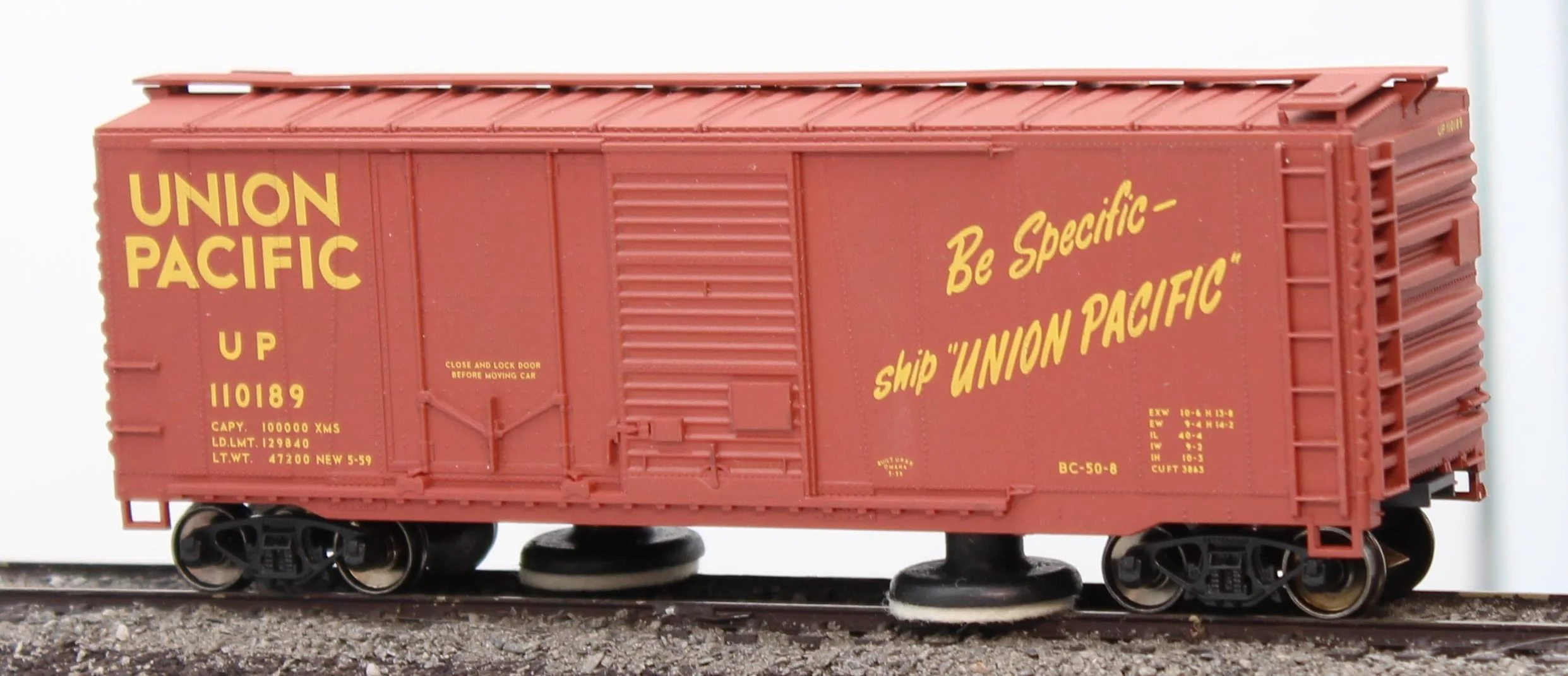 MNP HO Union Pacific Motorized Track Cleaning Car DCC Compatible HO SCALE NEW