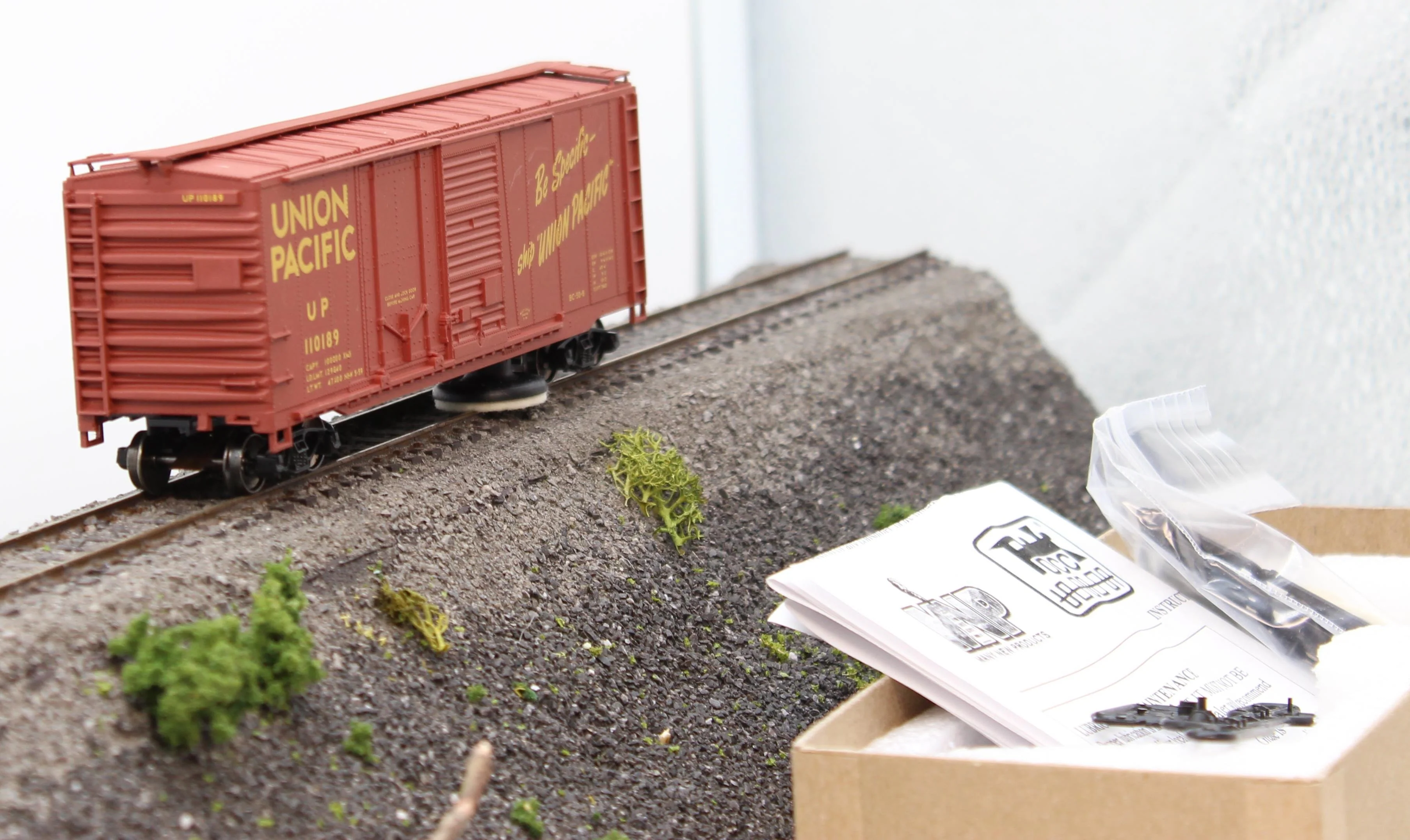 MNP HO Union Pacific Motorized Track Cleaning Car DCC Compatible HO SCALE NEW - Image 4