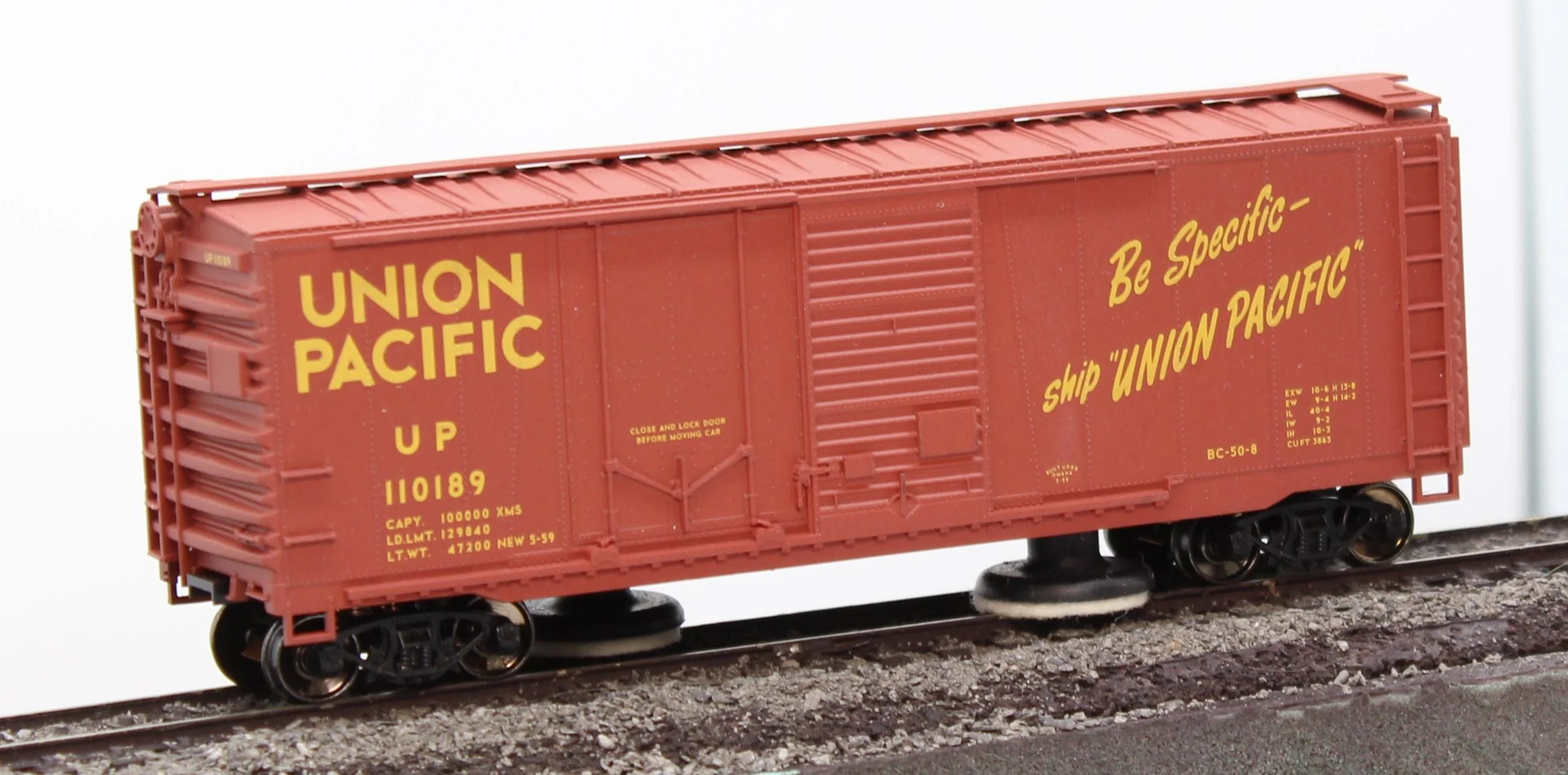 MNP HO Union Pacific Motorized Track Cleaning Car DCC Compatible HO SCALE NEW - Image 5