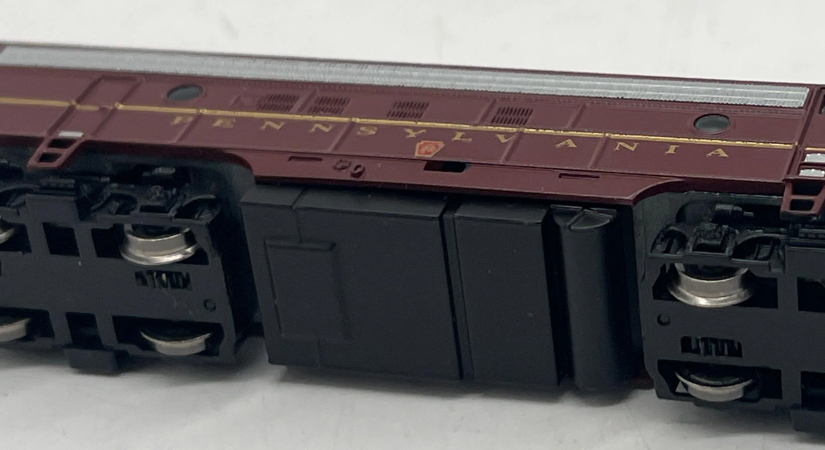 Model Power 7441 Pennsylvania PRR FP-7 Locomotive 9832 all metal  N SCALE Like New - Image 3