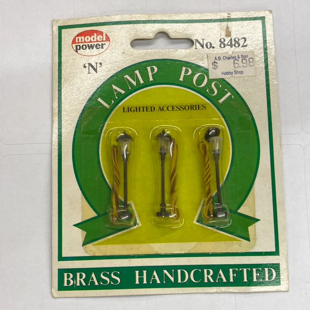 Model Power 8482 Lamp Post set of 3 N scale