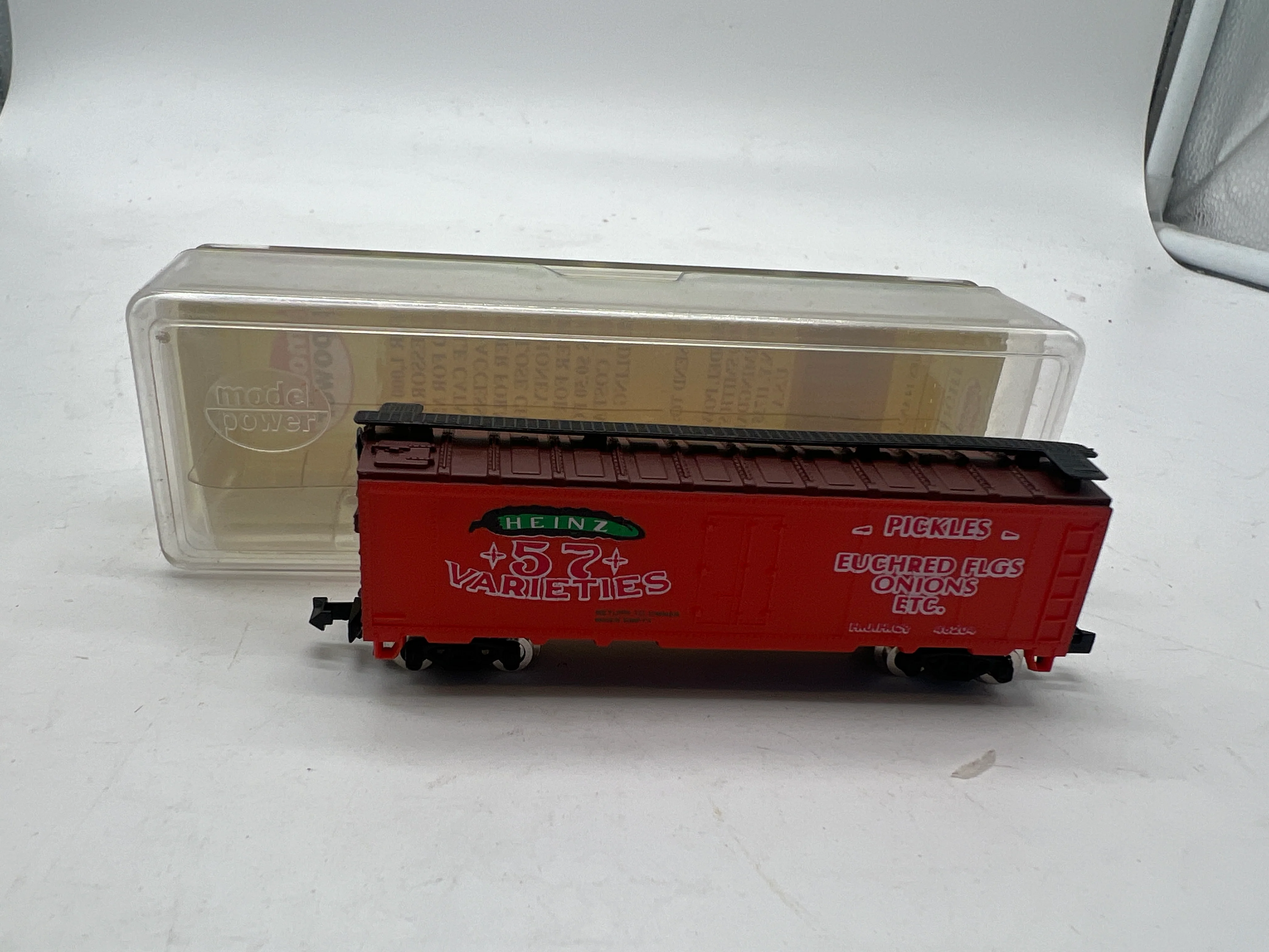 Model Power Pittsburgh Heinz 57 varieties billboard style reefer car # 3721 N SCALE Like New
