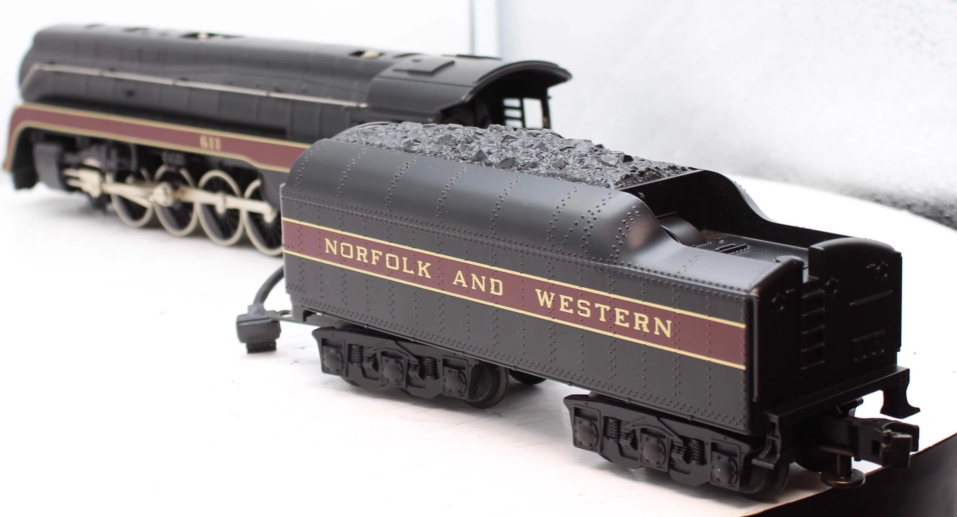 MTH Mt-1105 (30-1105-0) Norfolk & Western J Die-Cast Steam Engine No. 611 O SCALE Like New - Image 6