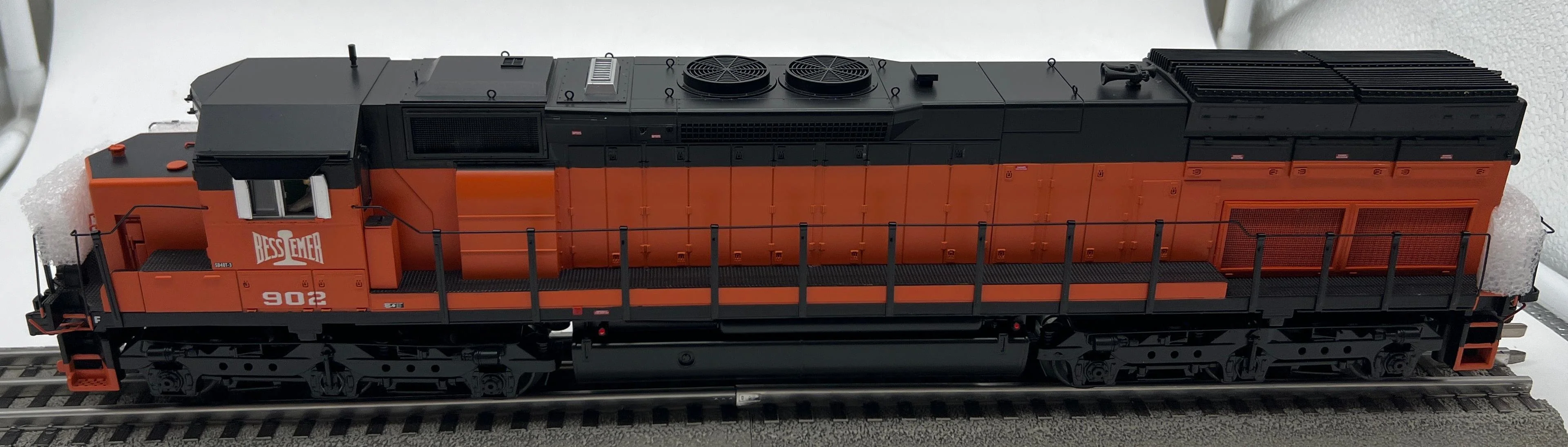 MTH 20-20440-1 Premier Bessemer & Lake Erie BLE SD40T-3 Tunnel Motor Diesel Engine with Proto-Sound 3.0 O SCALE Like New - Image 2