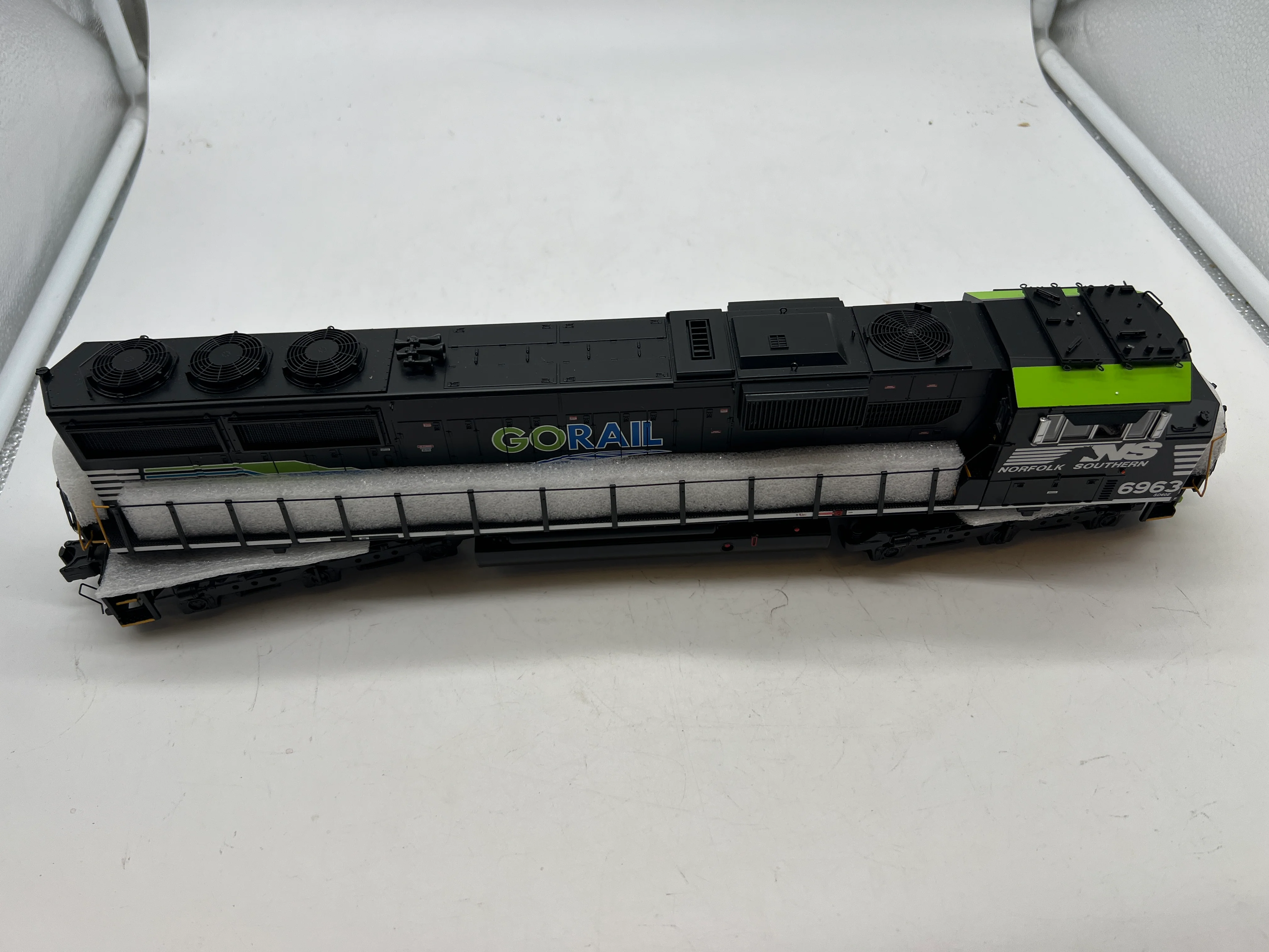 MTH 20-20595-1 Norfolk Southern NS GoRail SD60E Diesel Engine w/Proto-Sound 3.0 (Hi-Rail Wheels) O SCALE Like New - Image 3
