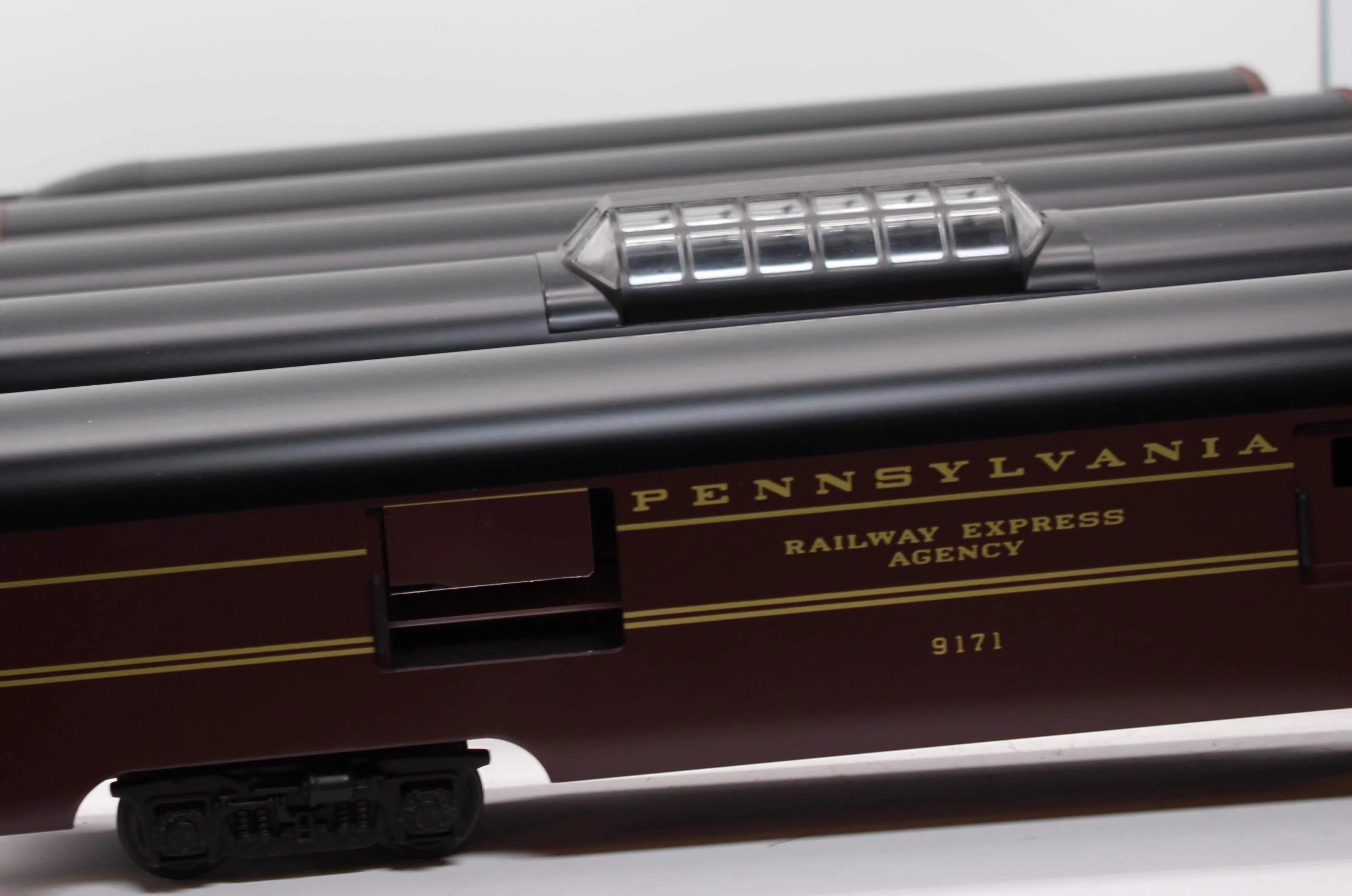 MTH MT / 20-6003 PENNSYLVANIA 5-Car 60' Aluminum Passenger Set Premier O Scale Like New - Image 3