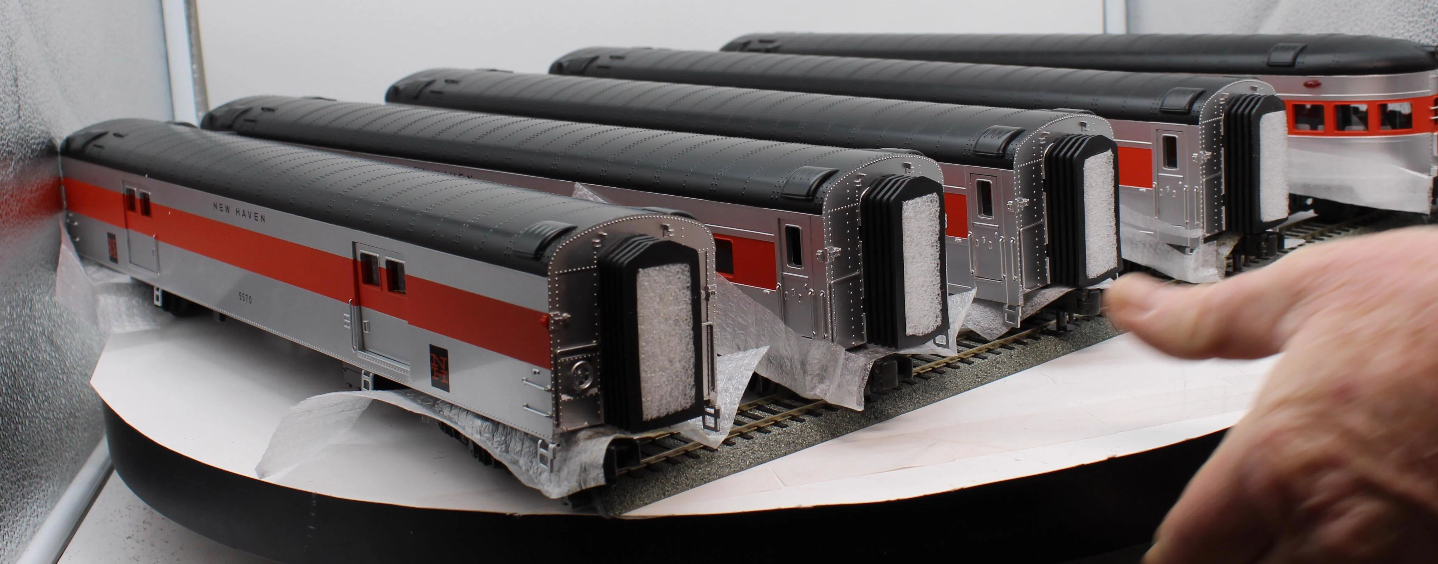 MTH 20-80003C NEW HAVEN 5-Car 70' Streamlined Passenger Set Premier O Scale NEW