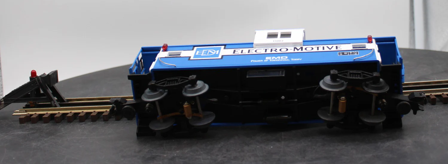 MTH 20-91006 EMD Caboose O SCALE Like New - Image 10