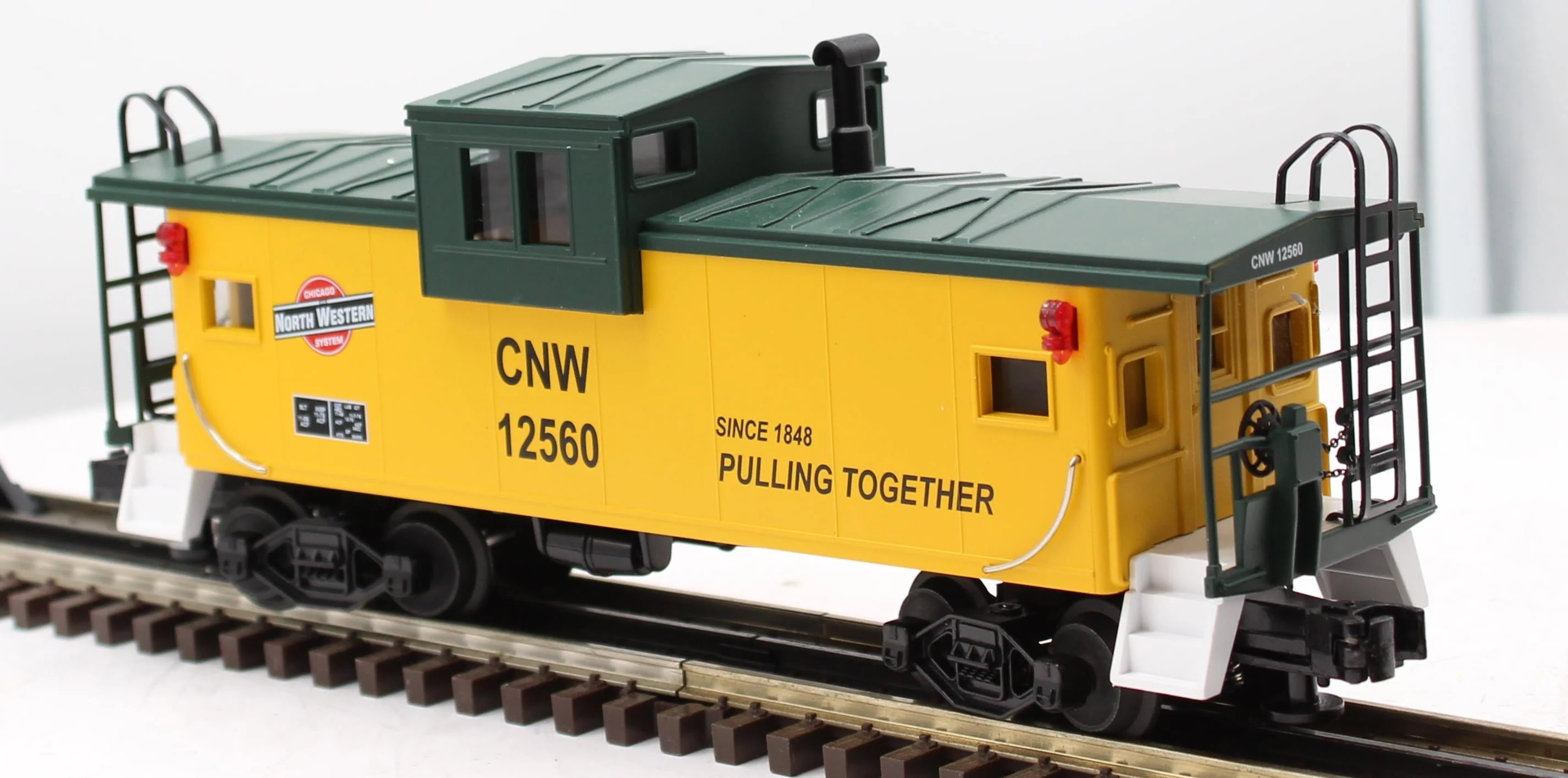 MTH 20-91011 Premier Chicago & North Western CNW Extended Vision Caboose O SCALE Like New - Image 2