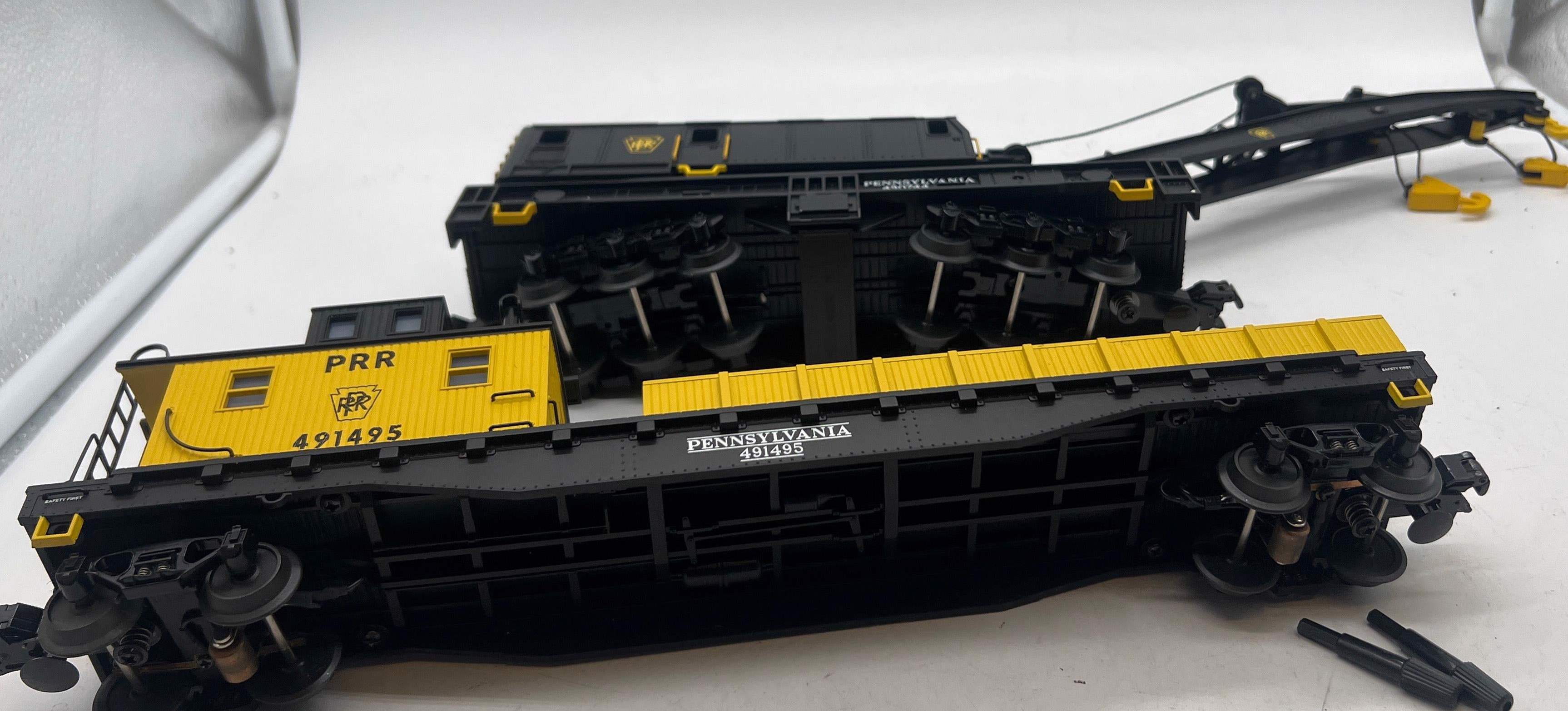 MTH 20-98298, 20-98302 Pennsylvania PRR Crane Car and Crane Tender (Set of 2) O Scale Used Excellent - Image 9