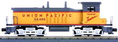 MTH 30-2138-1 & 30-2138-3 Union Pacific UP NW 2 Switcher Diesel Engine Cab # 1050 w/ Protosound 1 & calf O scale new