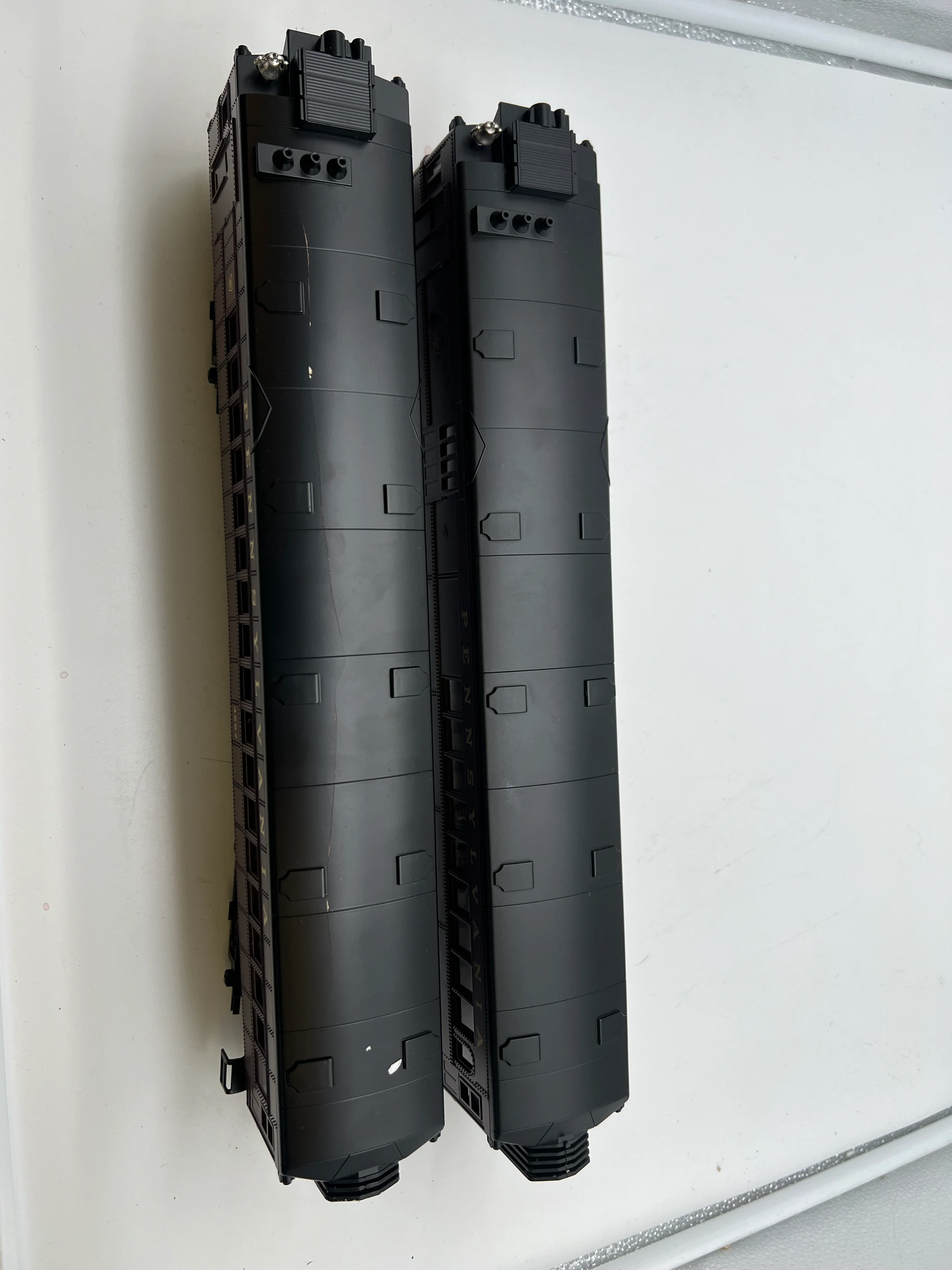 MTH 30-2158-1, 30-2158-3 Pennsylvania Doodlebug Diesel Engine - Cab No. 4666 With Protosound and Non-Pwd Diesel Engine (Set of 2) O Scale Used as is —Roof Crack on NonPwd unit  Damaged Box - Image 10