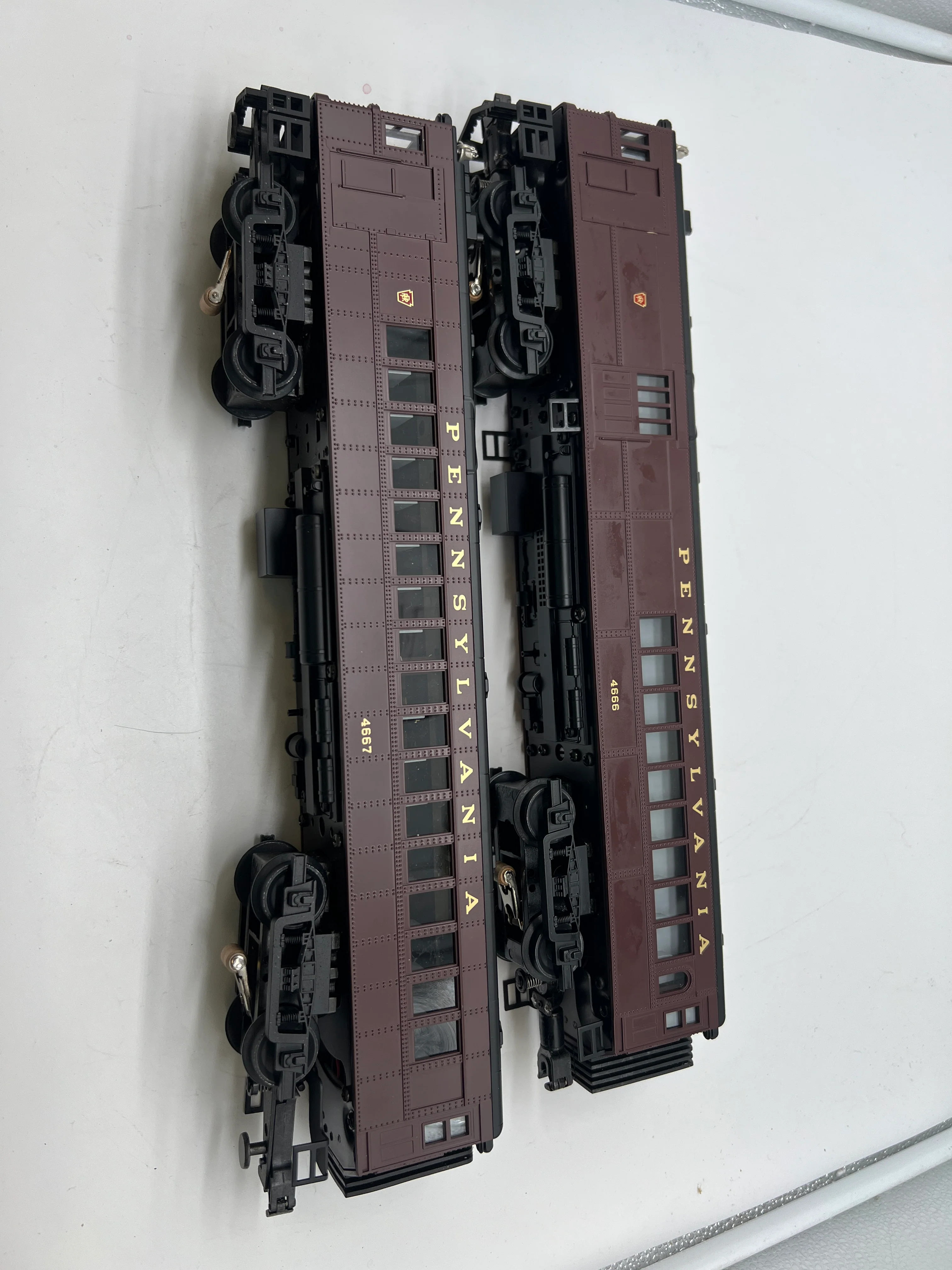 MTH 30-2158-1, 30-2158-3 Pennsylvania Doodlebug Diesel Engine - Cab No. 4666 With Protosound and Non-Pwd Diesel Engine (Set of 2) O Scale Used as is —Roof Crack on NonPwd unit  Damaged Box - Image 3