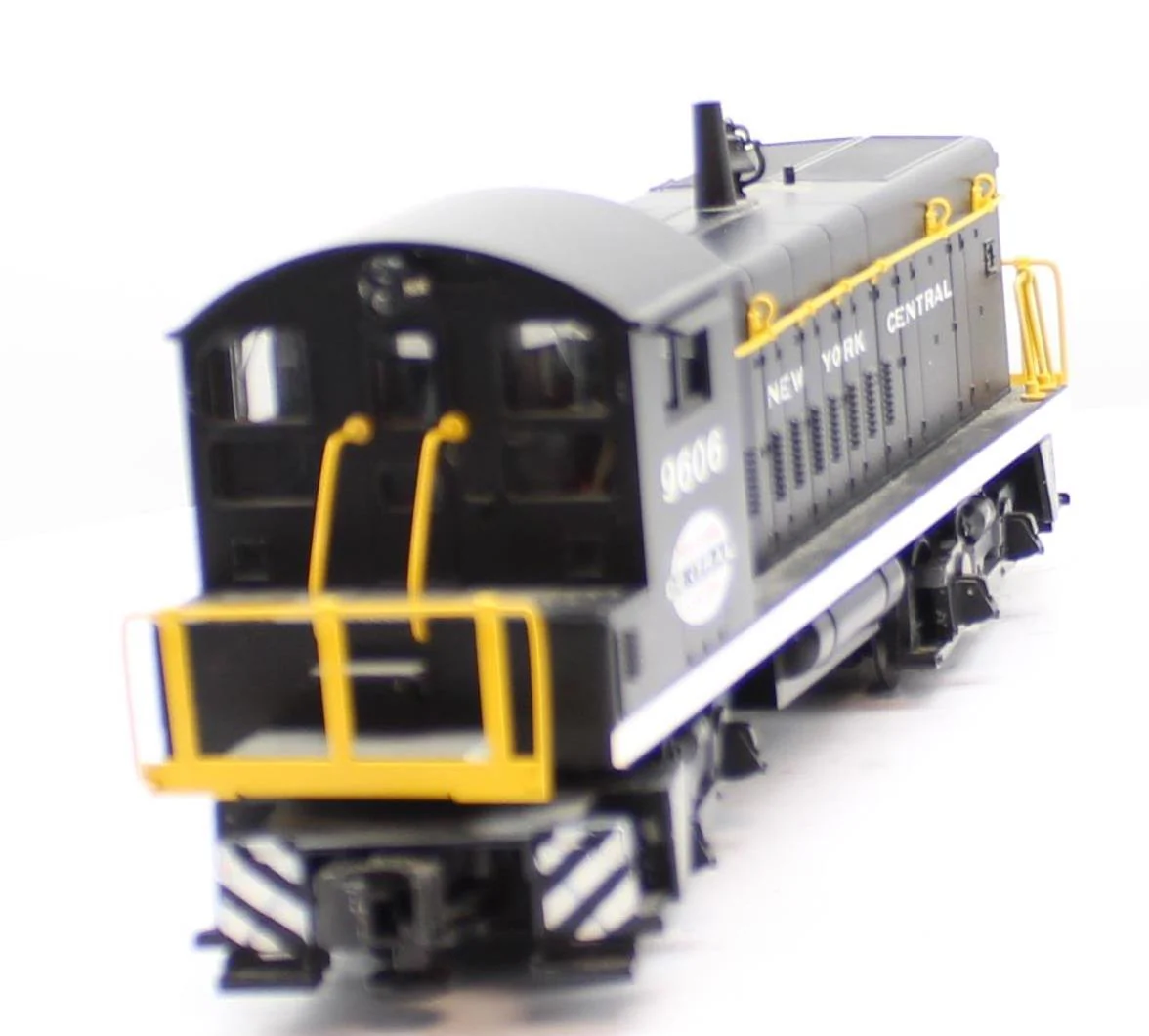 MTH 30-2176-0 NEW YORK CENTRAL NYC  SW-8 RailKing Powered Switcher Cab #9606 O Scale Used Excellent - Image 3