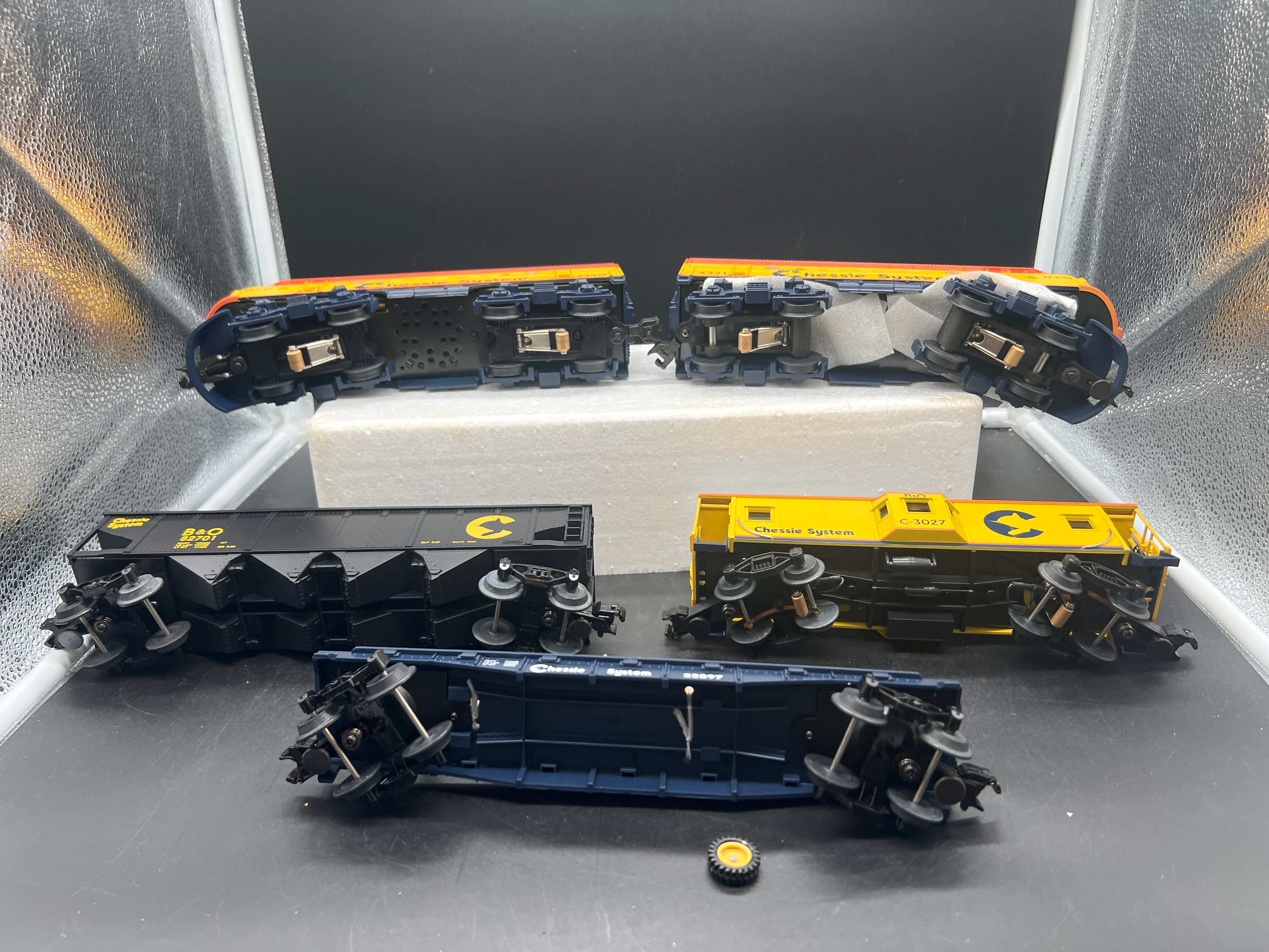 MTH 30-4016-1, 30-2119 Chessie F-3 Diesel Construction Set and F-3 A Dummy Cab No. 4321  O Scale protosound Like New - Image 5