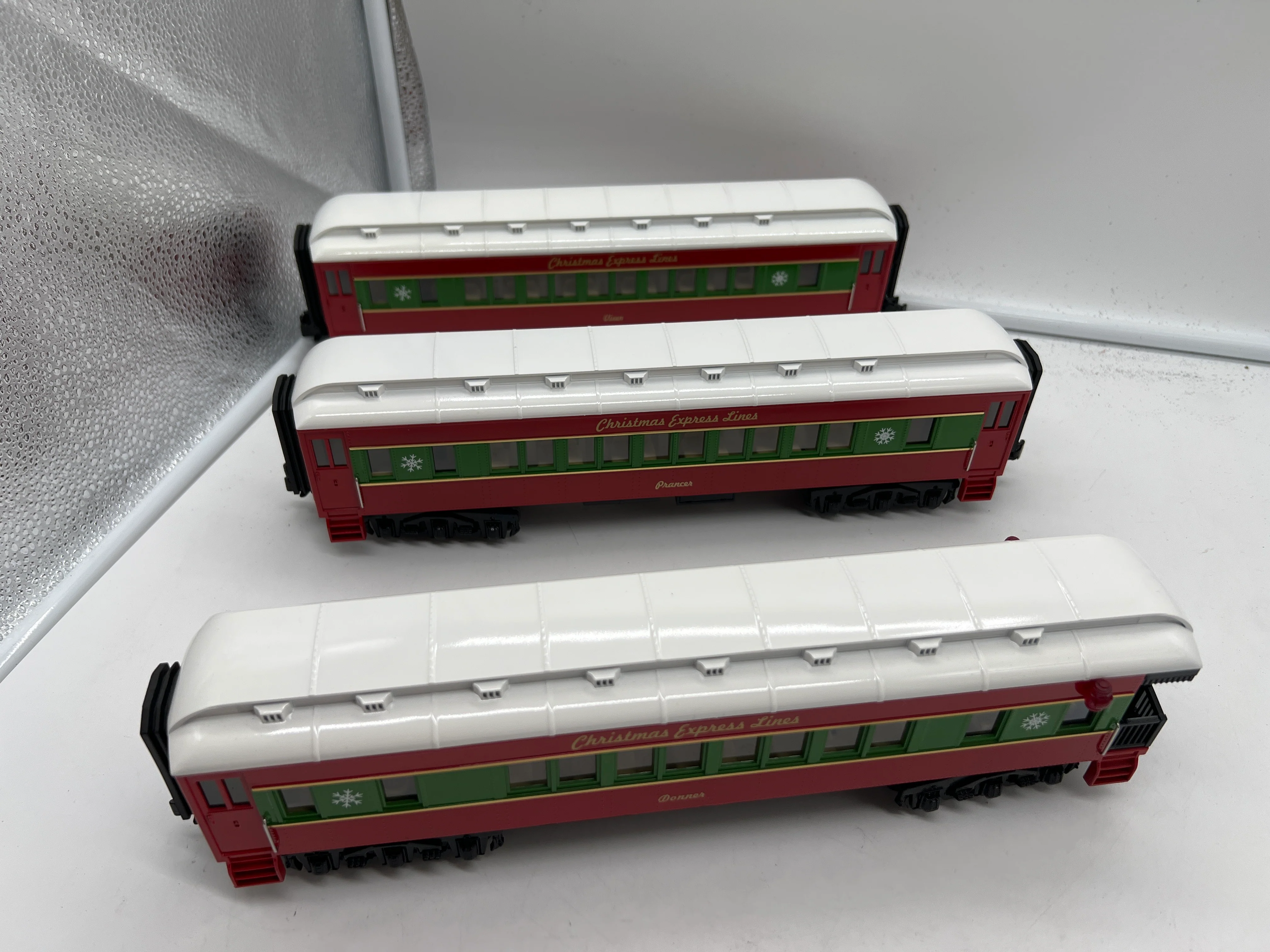 MTH 30-4218A, 30-4218B, 30-4218C Railking (Set of 3) O-27 Christmas Express Lines Passenger Car Set O Scale NEW Damaged Box - Image 2