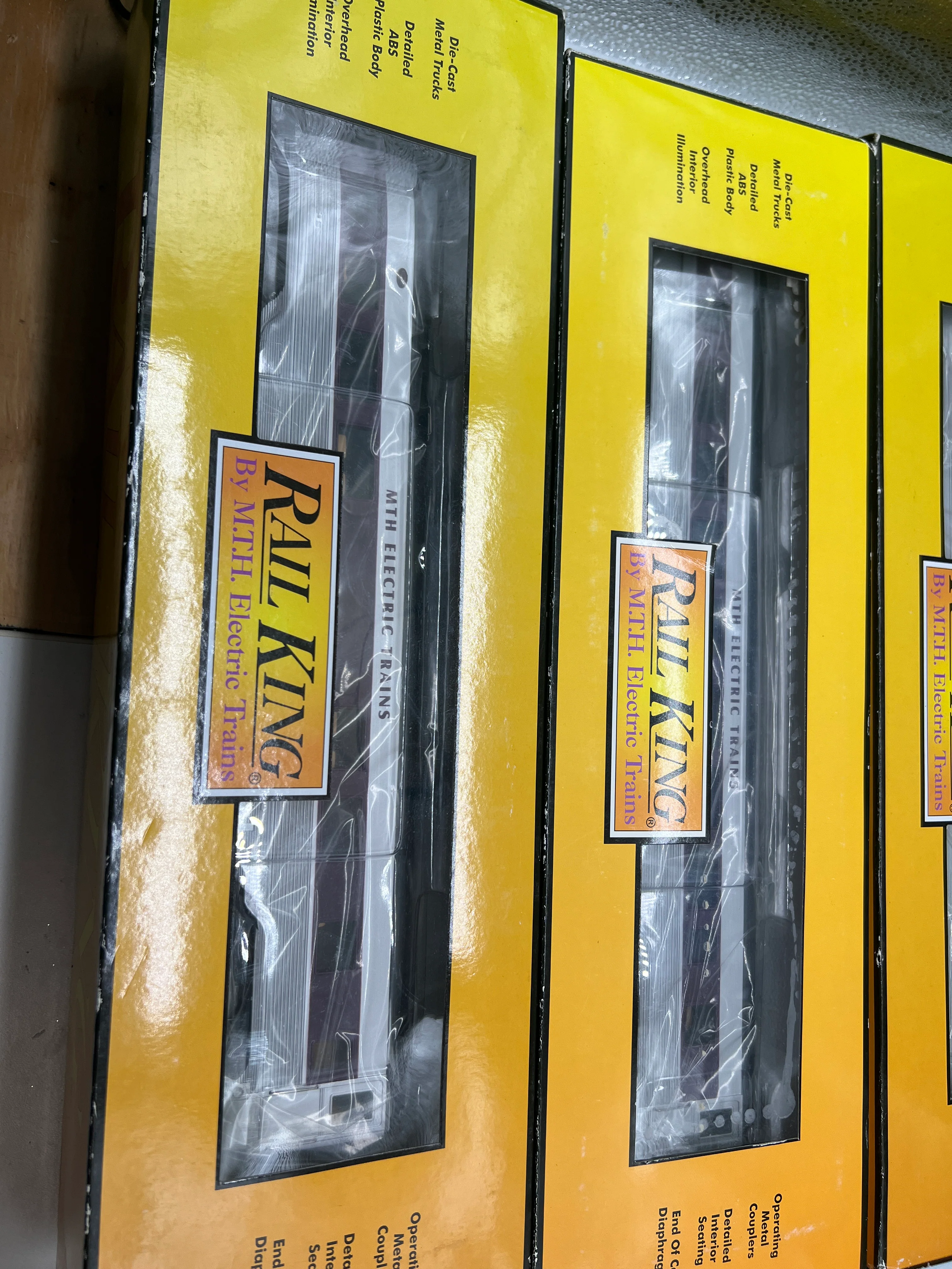 MTH 30-67691, 30-67692, 30-67693, 30-67694 MTHRRC MTH ELECTRIC TRAINS RailKing 60' Streamlined Passenger Car Set (Set of 4) O Scale NEW - Image 6