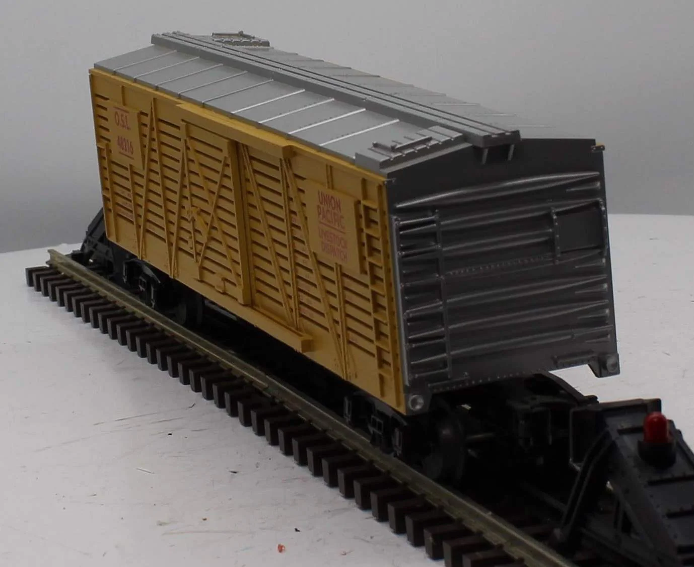 MTH 30-7107 UNION PACIFIC Stock Car RailKing #48216 O Scale Like New - Image 5