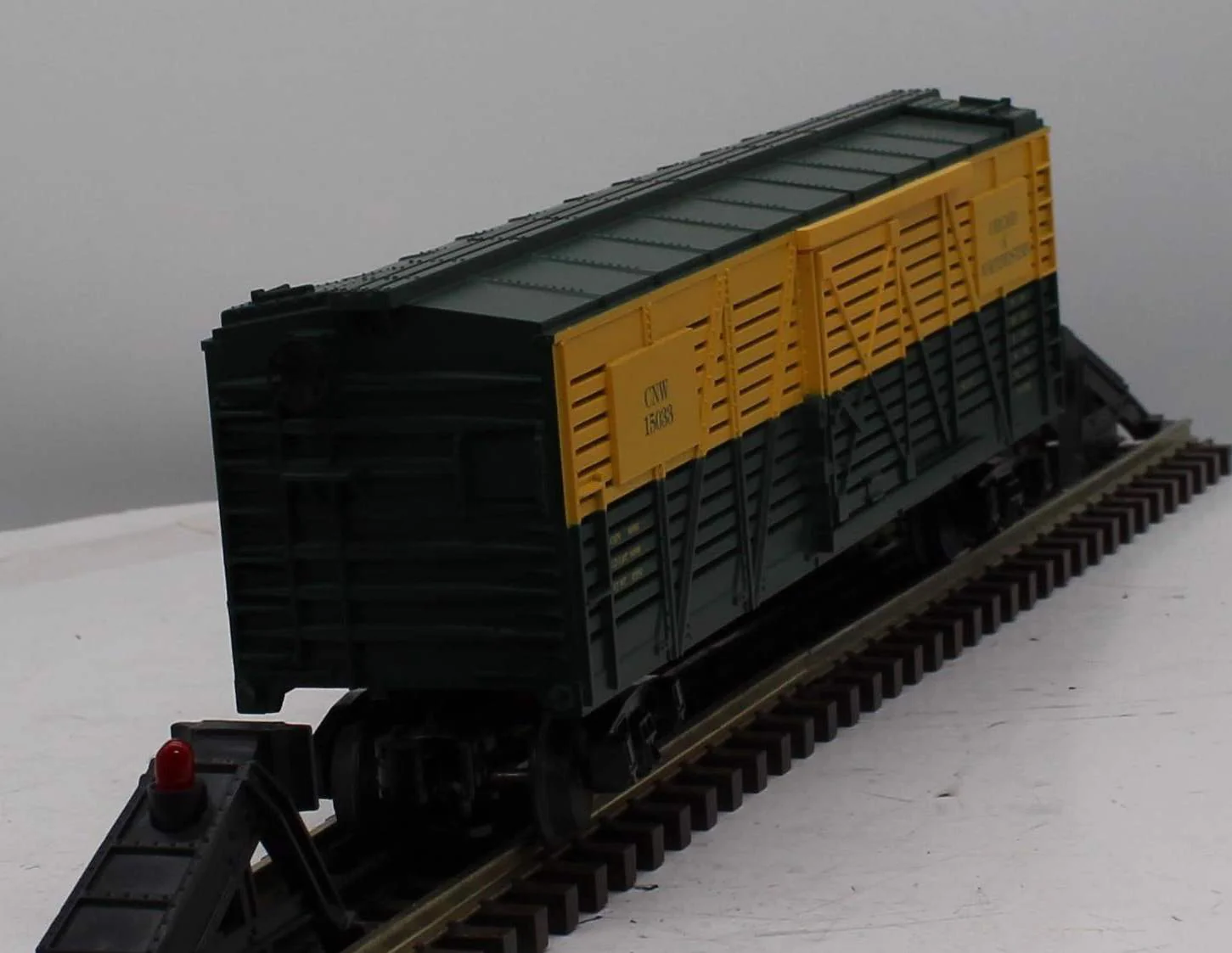 MTH 30-7109 CHICAGO & NORTH WESTERN Stock Car RailKing O Scale Like New - Image 2