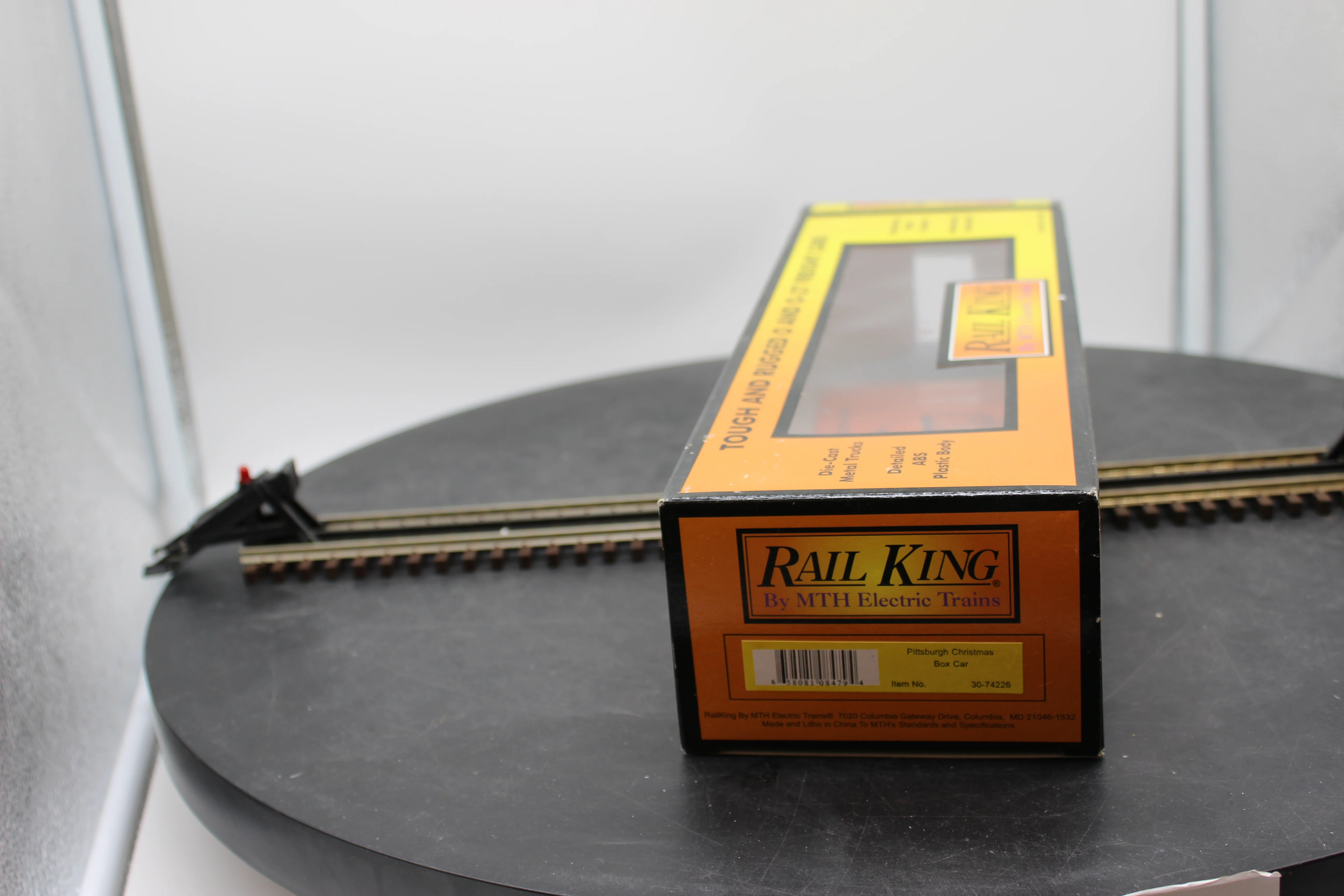 MTH 30-74226 Pittsburgh Christmas Box Car O Scale Like New - Image 8