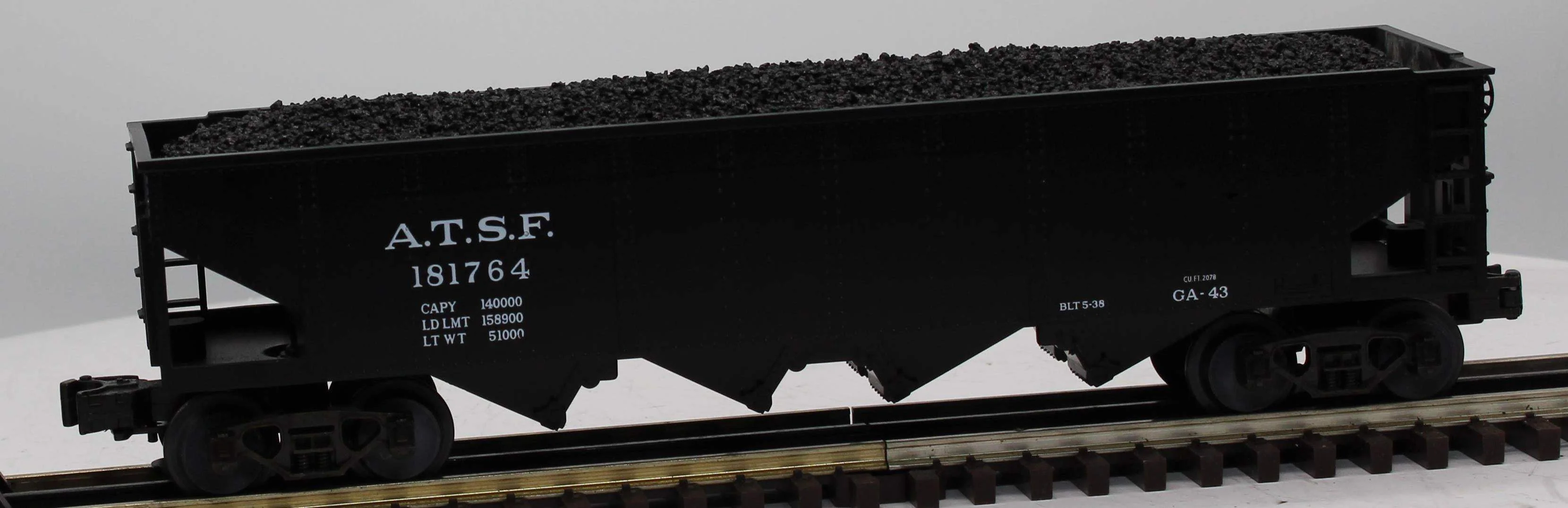 MTH 30-7503 SANTA FE 4 Bay Hopper Car RailKing #181764 O Scale Like New