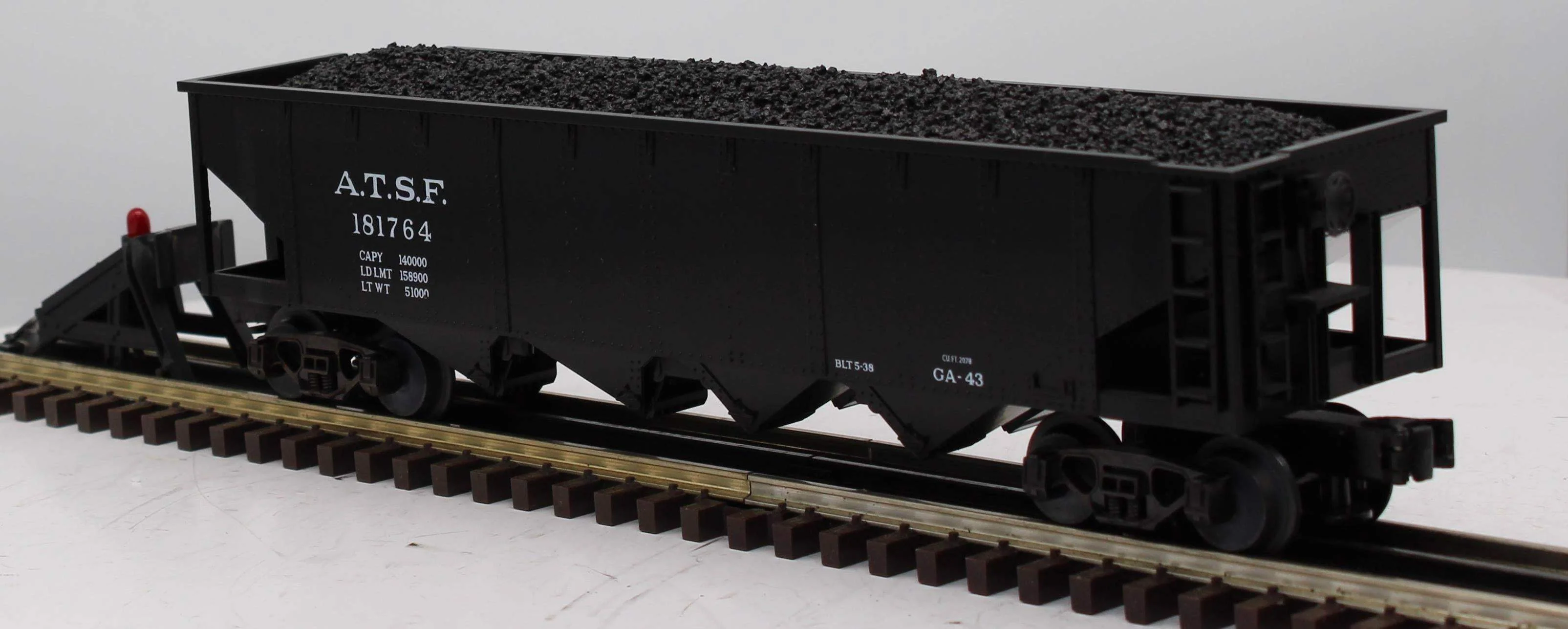 MTH 30-7503 SANTA FE 4 Bay Hopper Car RailKing #181764 O Scale Like New - Image 3